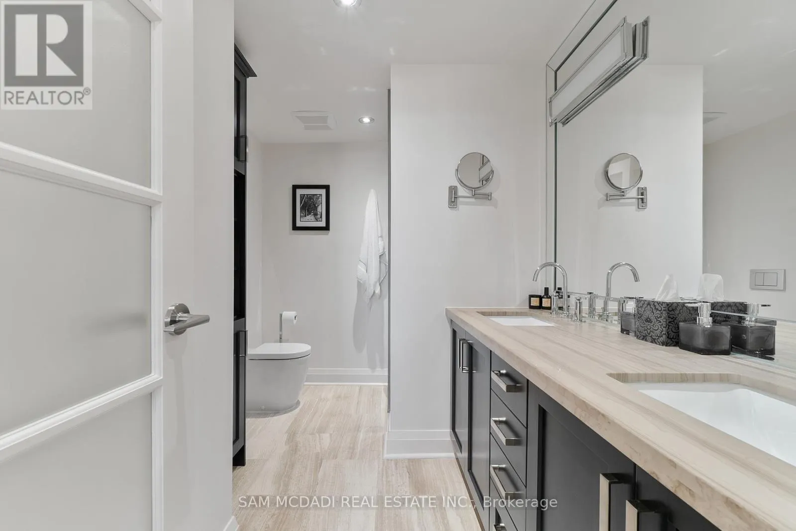 2212 - 2045 LAKESHORE BOULEVARD W