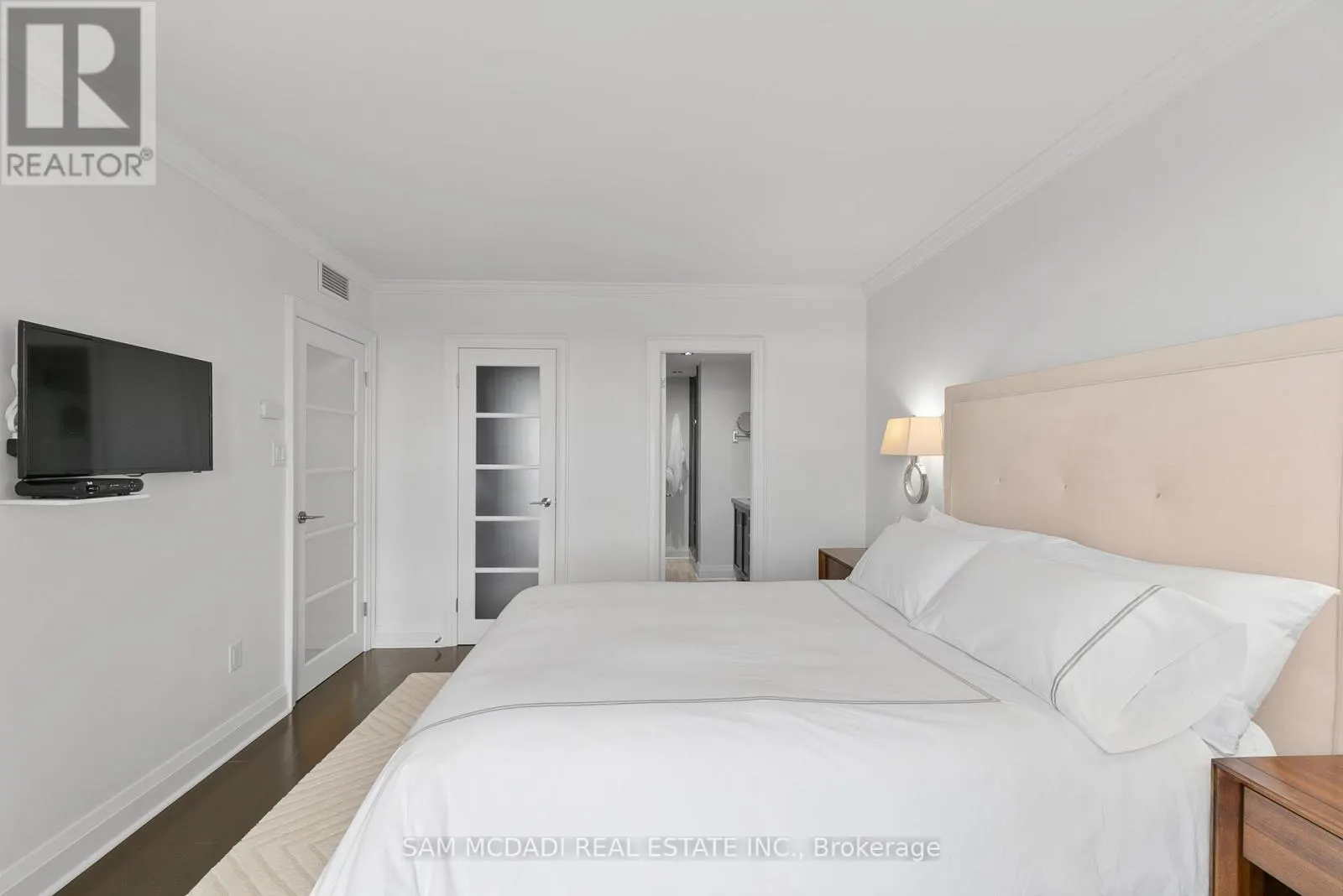 2212 - 2045 LAKESHORE BOULEVARD W