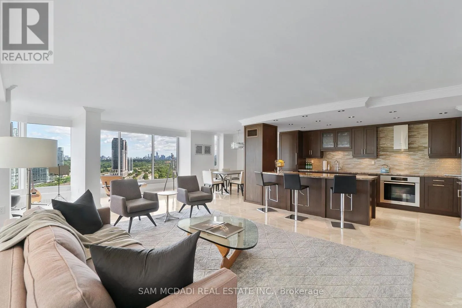 2212 - 2045 LAKESHORE BOULEVARD W