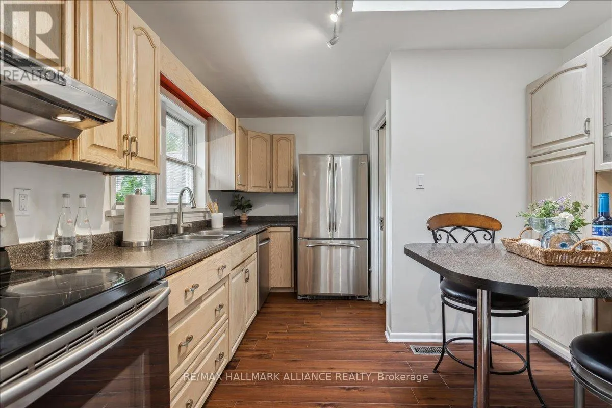 222 ALSCOT CRESCENT