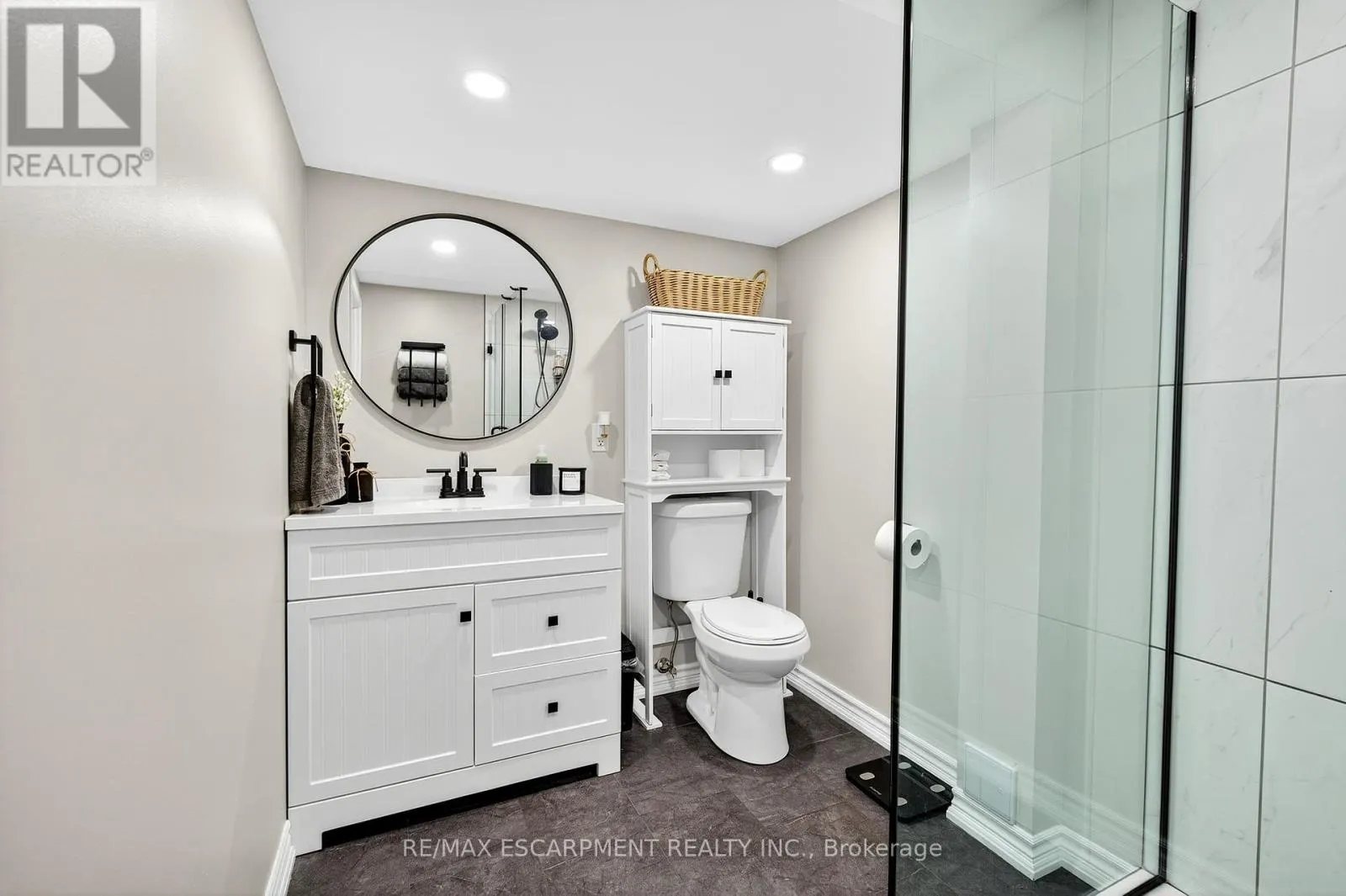 4118 PINCAY OAKS LANE