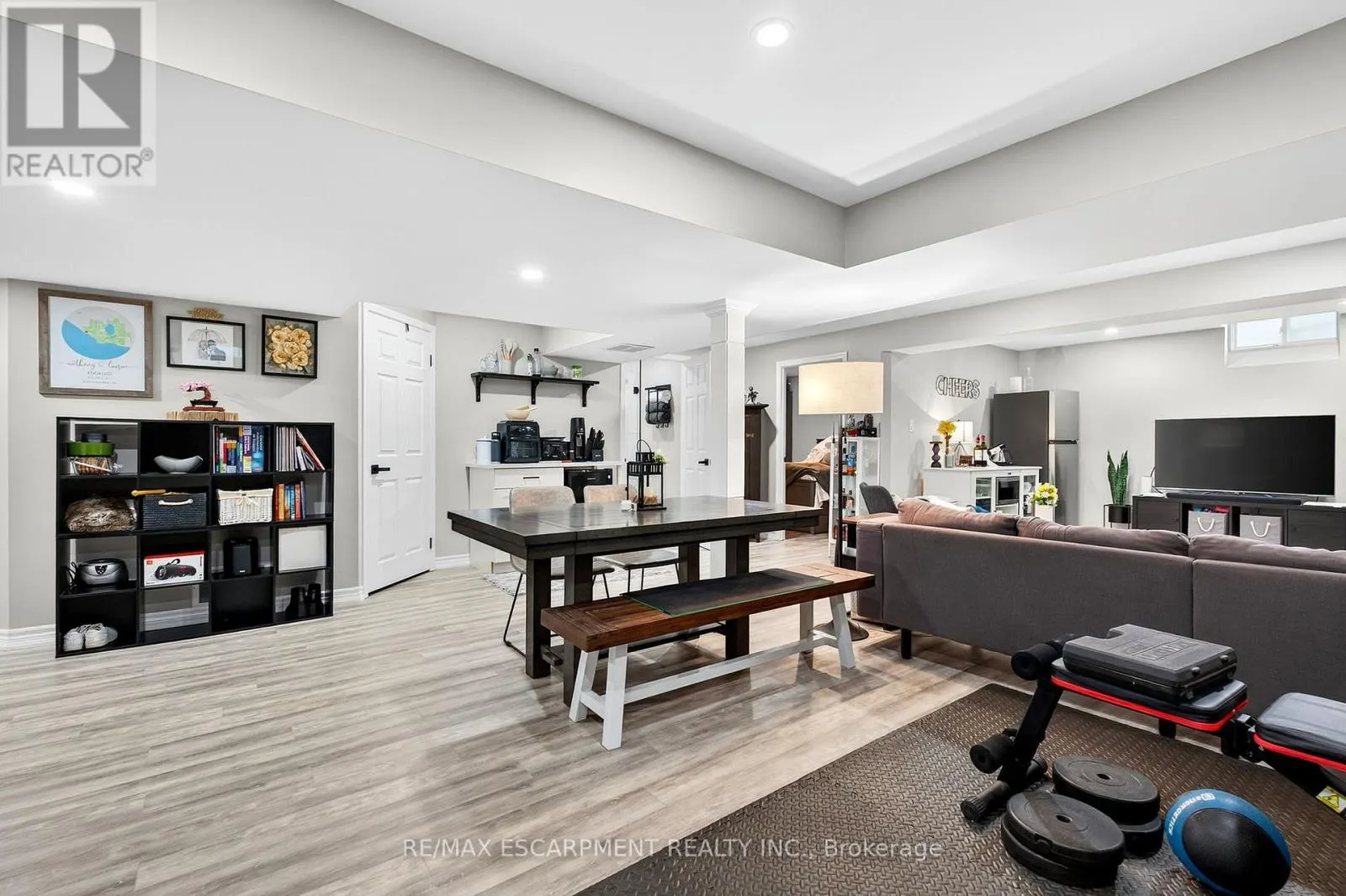 4118 PINCAY OAKS LANE