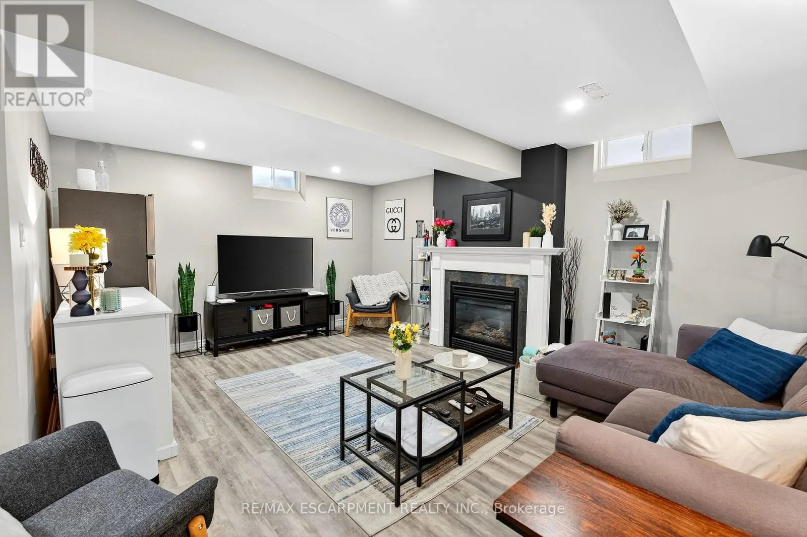 4118 PINCAY OAKS LANE