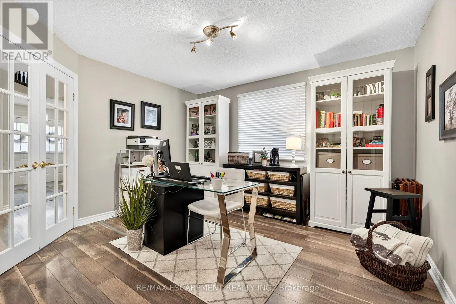 4118 PINCAY OAKS LANE