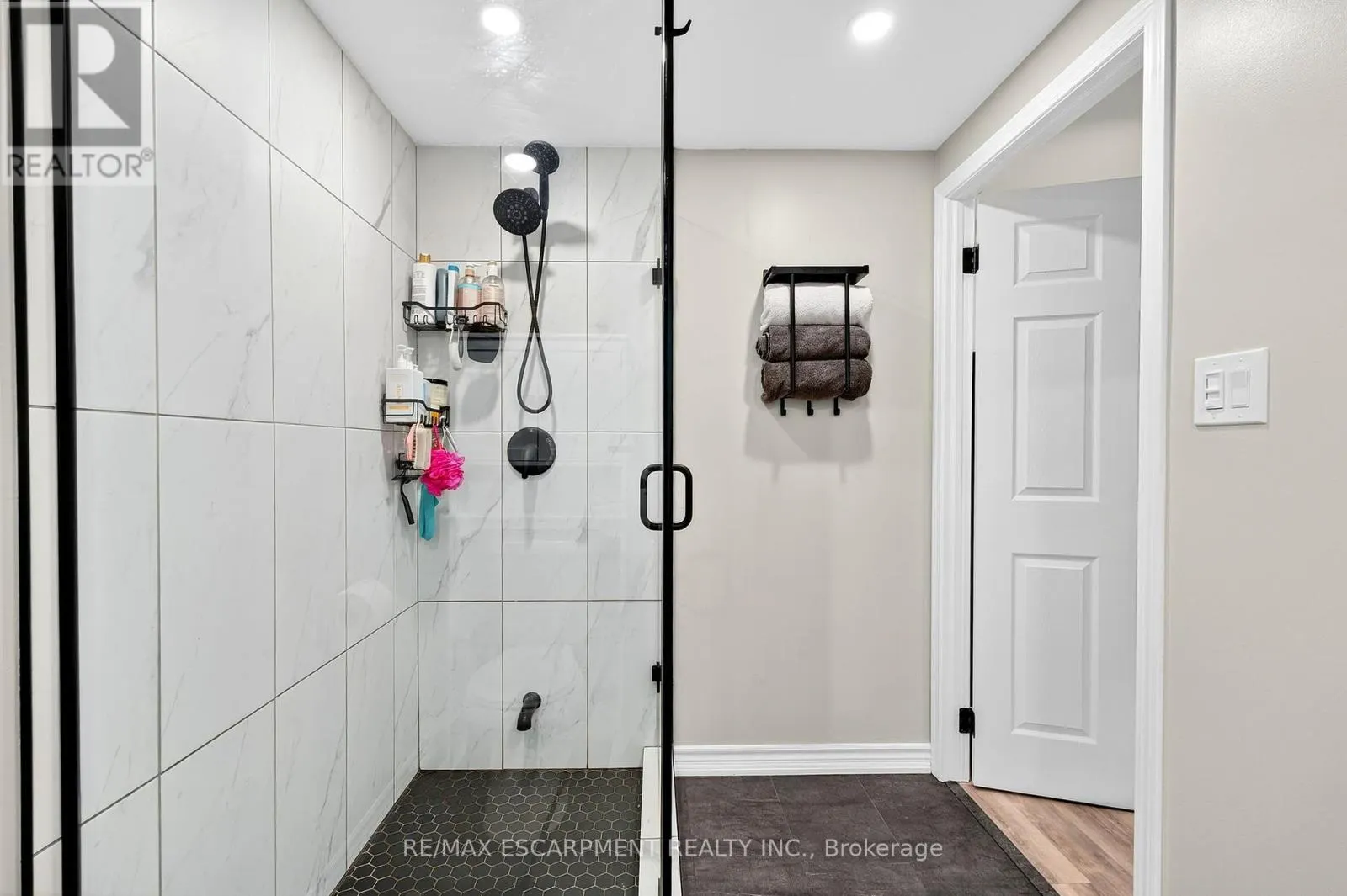 4118 PINCAY OAKS LANE