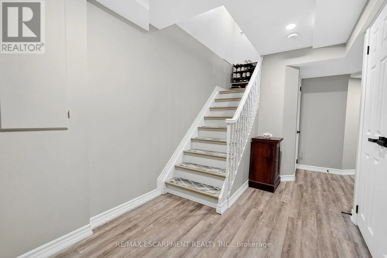 4118 PINCAY OAKS LANE
