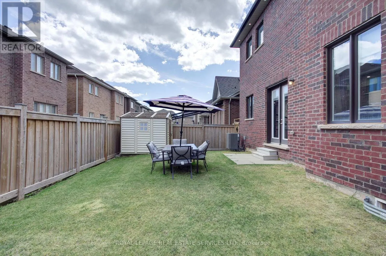48 VIVA GARDENS