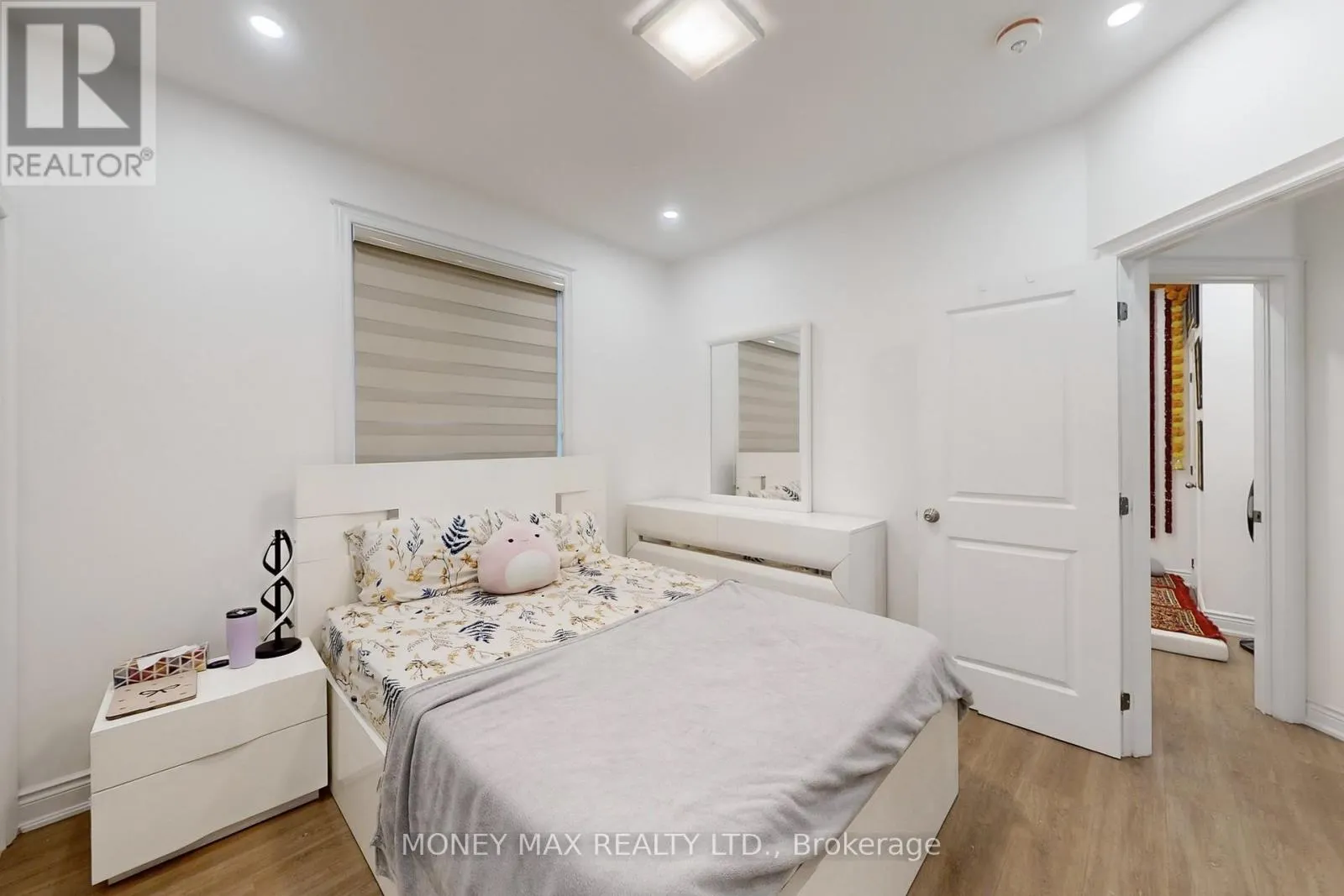 4 PASADENA AVENUE