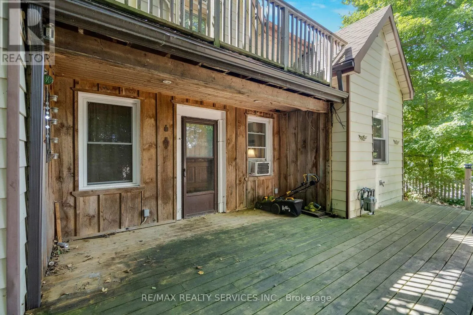 2 PARSONS AVENUE