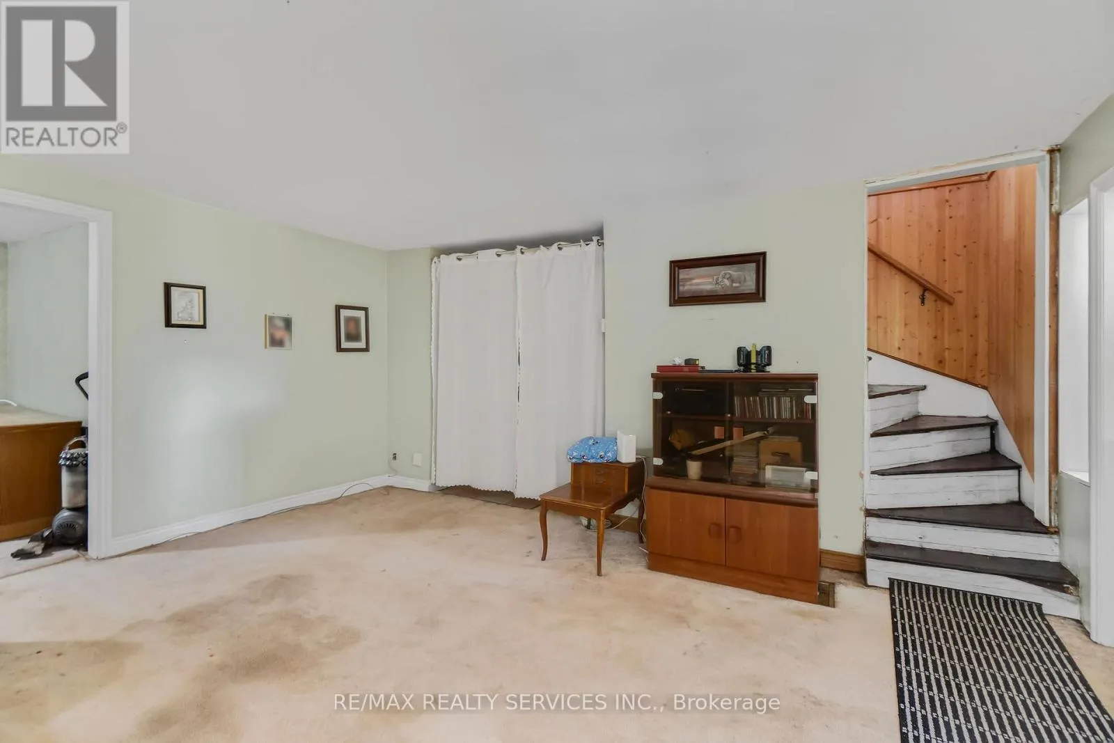 2 PARSONS AVENUE