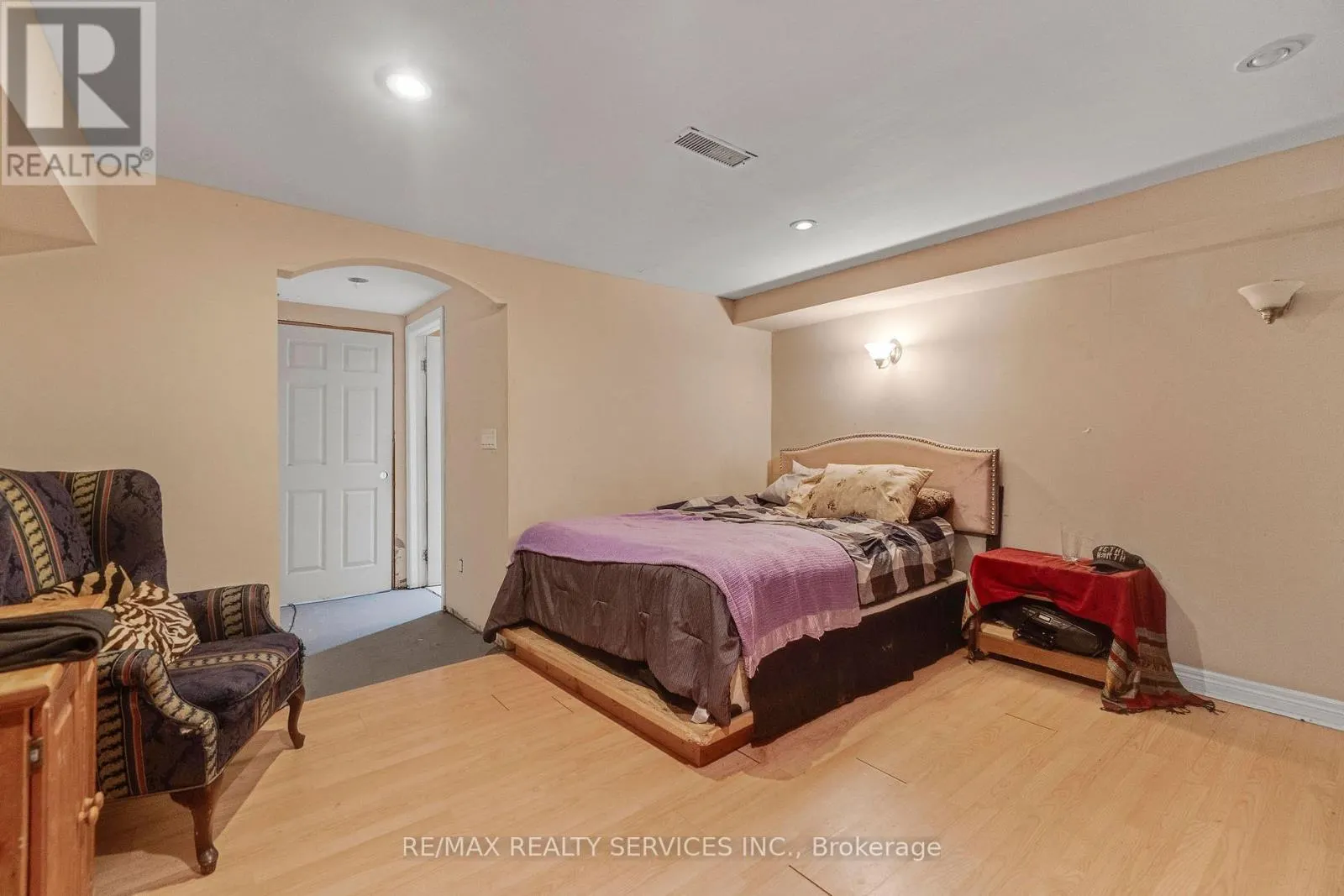 2 PARSONS AVENUE