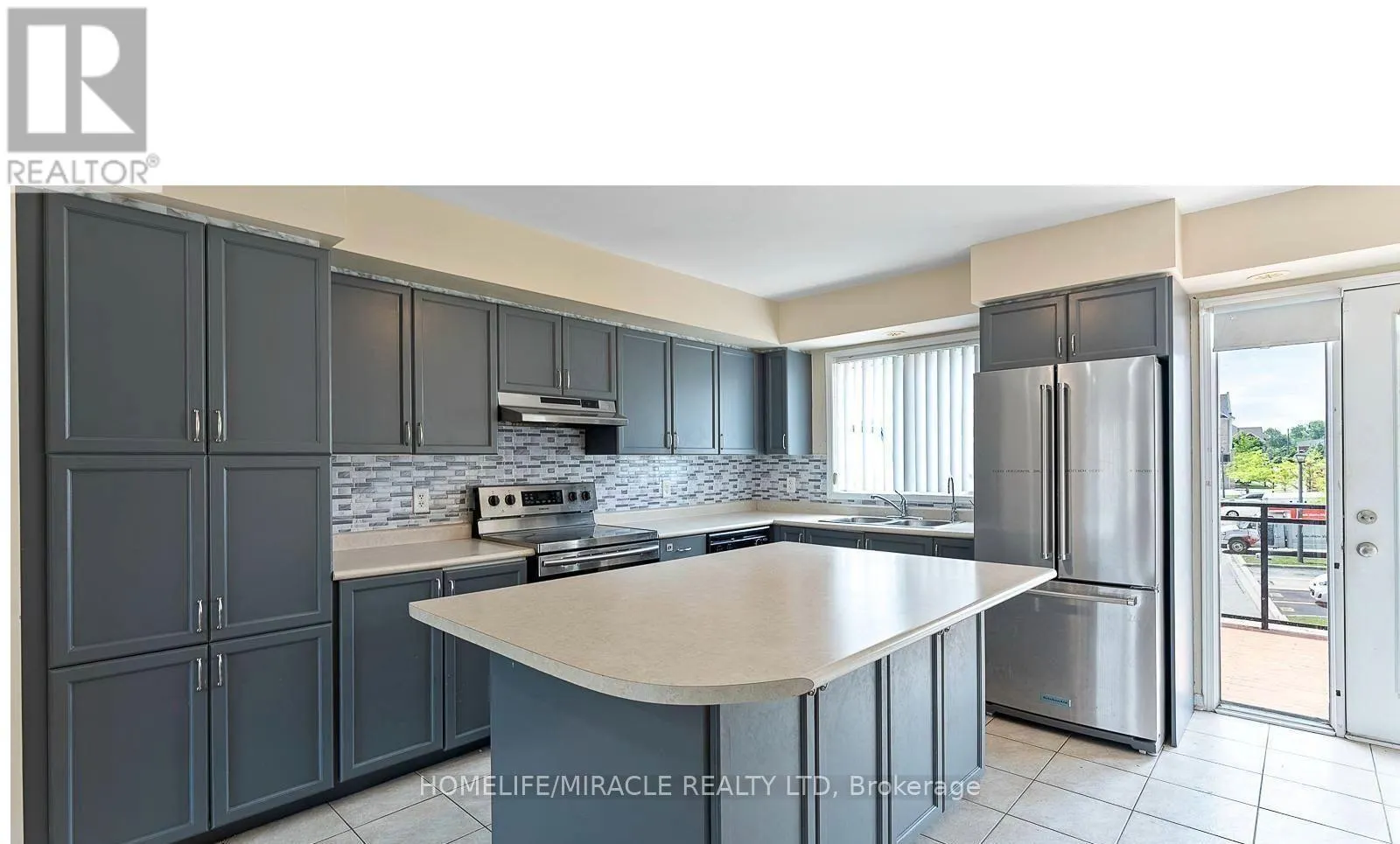 61 - 60 FAIRWOOD CIRCLE