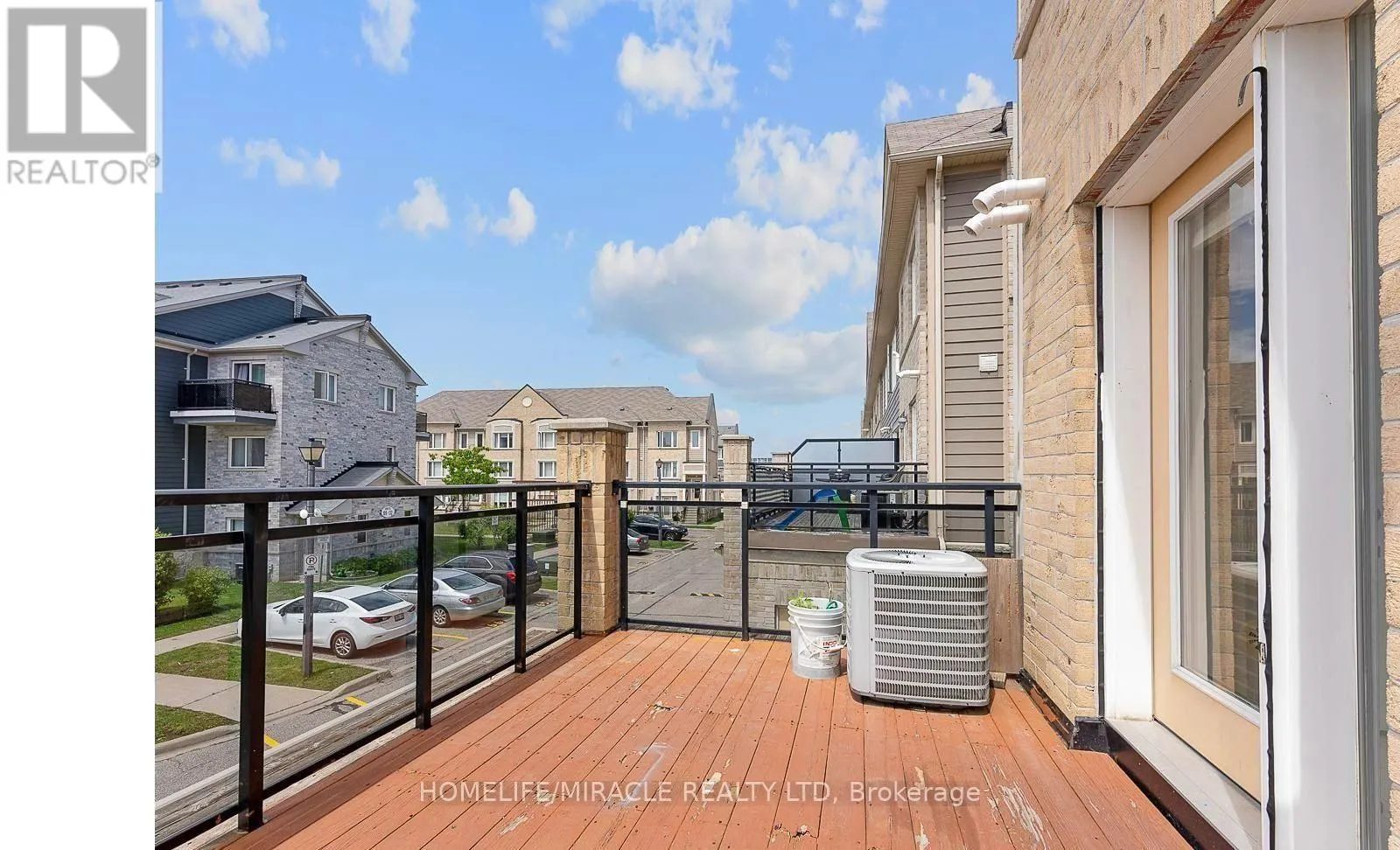 61 - 60 FAIRWOOD CIRCLE