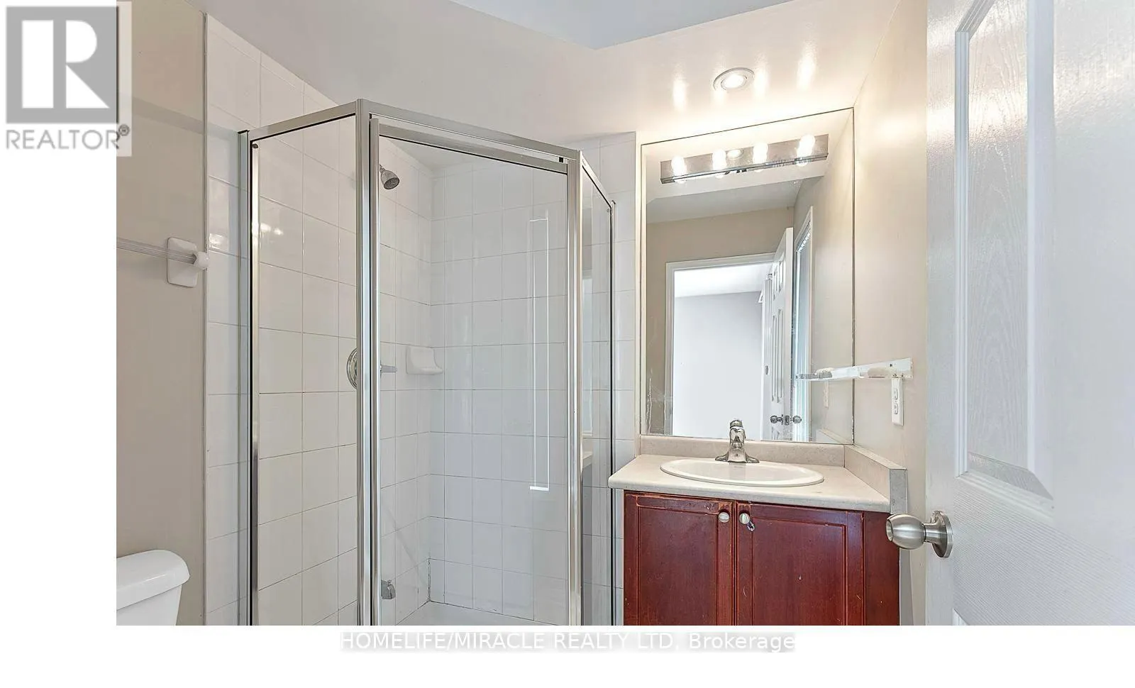 61 - 60 FAIRWOOD CIRCLE