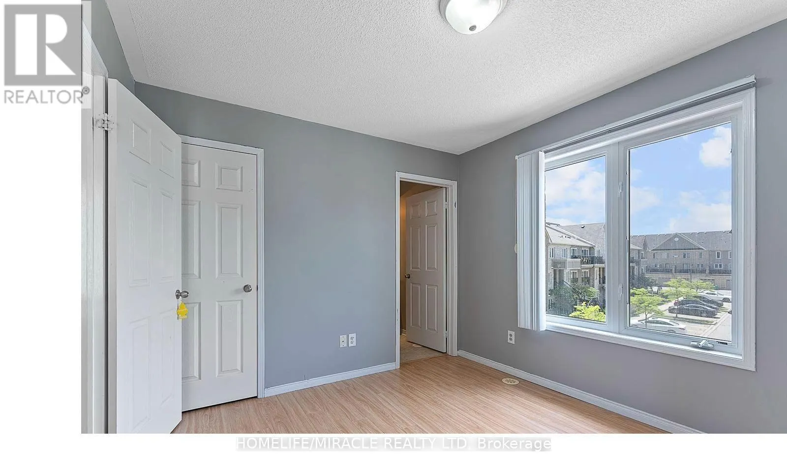 61 - 60 FAIRWOOD CIRCLE