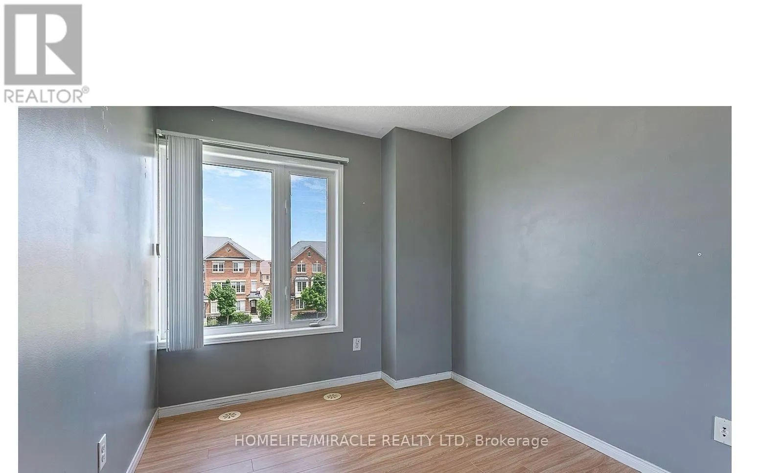 61 - 60 FAIRWOOD CIRCLE