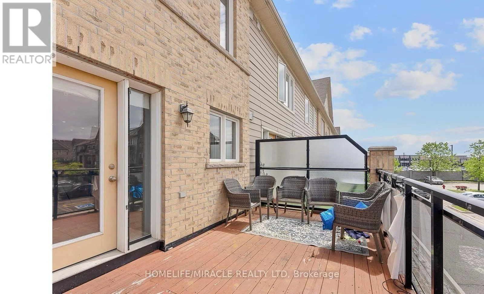 61 - 60 FAIRWOOD CIRCLE