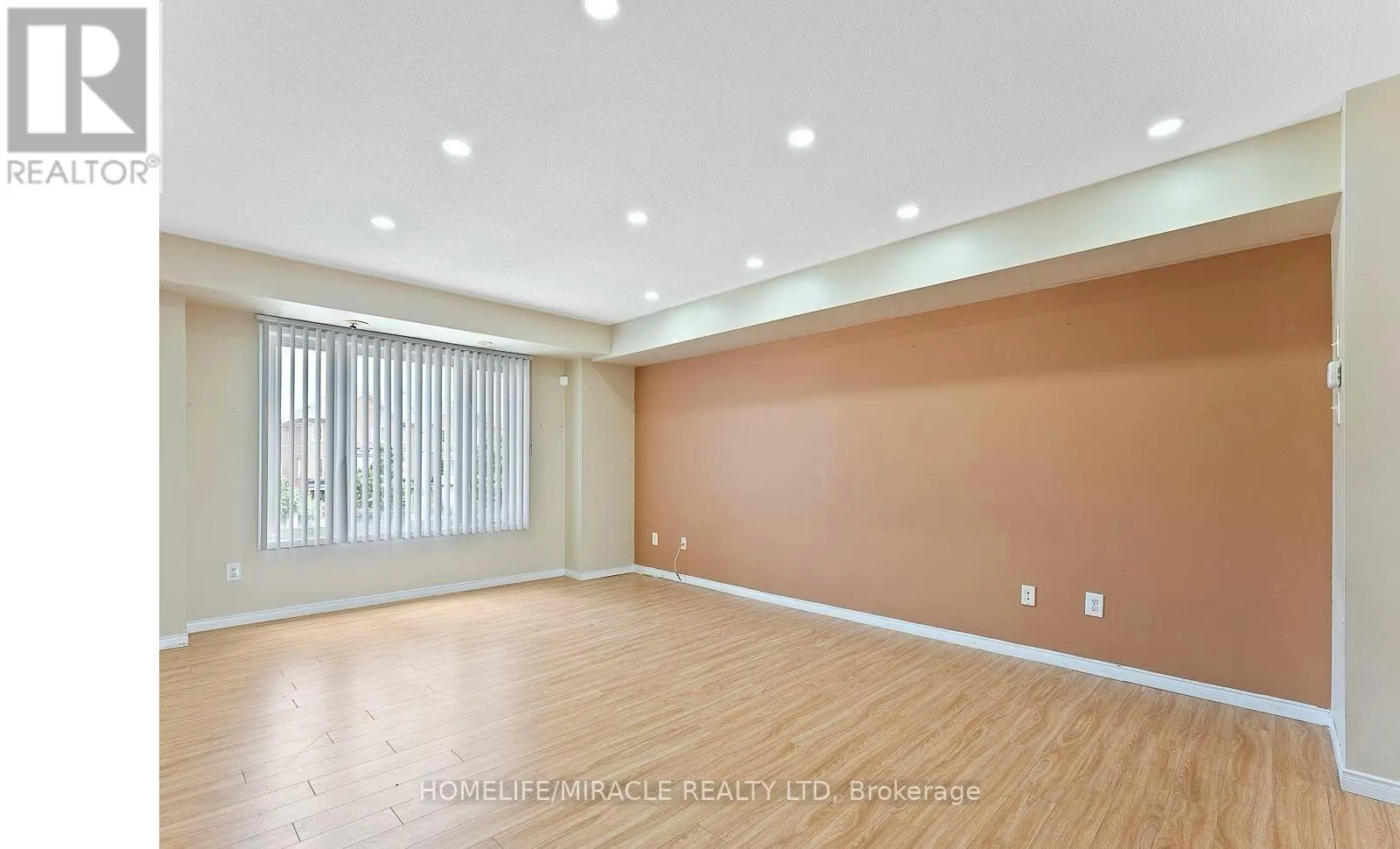 61 - 60 FAIRWOOD CIRCLE