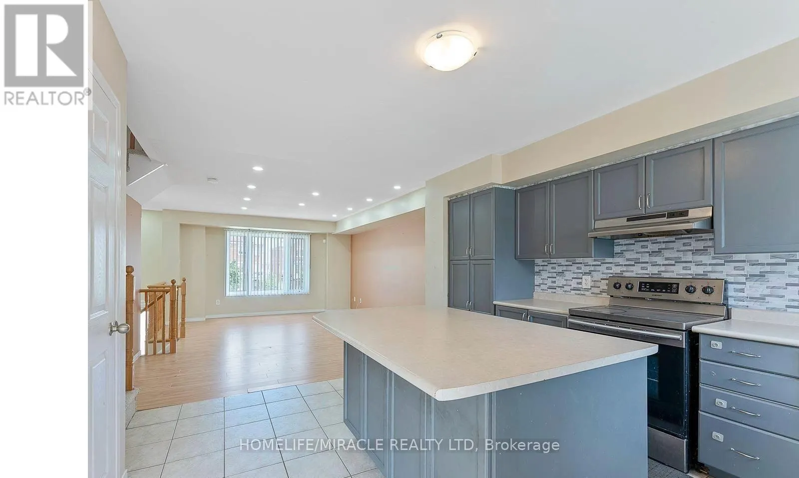 61 - 60 FAIRWOOD CIRCLE