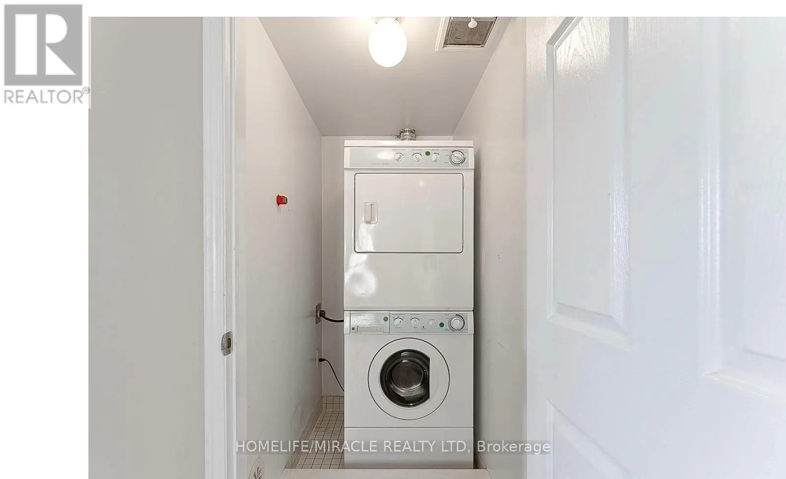 61 - 60 FAIRWOOD CIRCLE