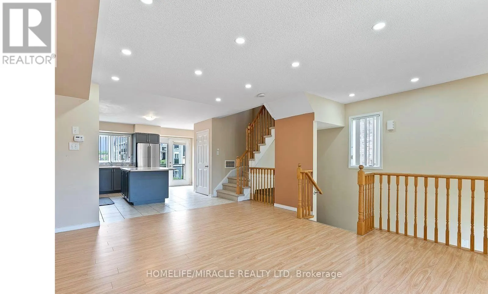 61 - 60 FAIRWOOD CIRCLE