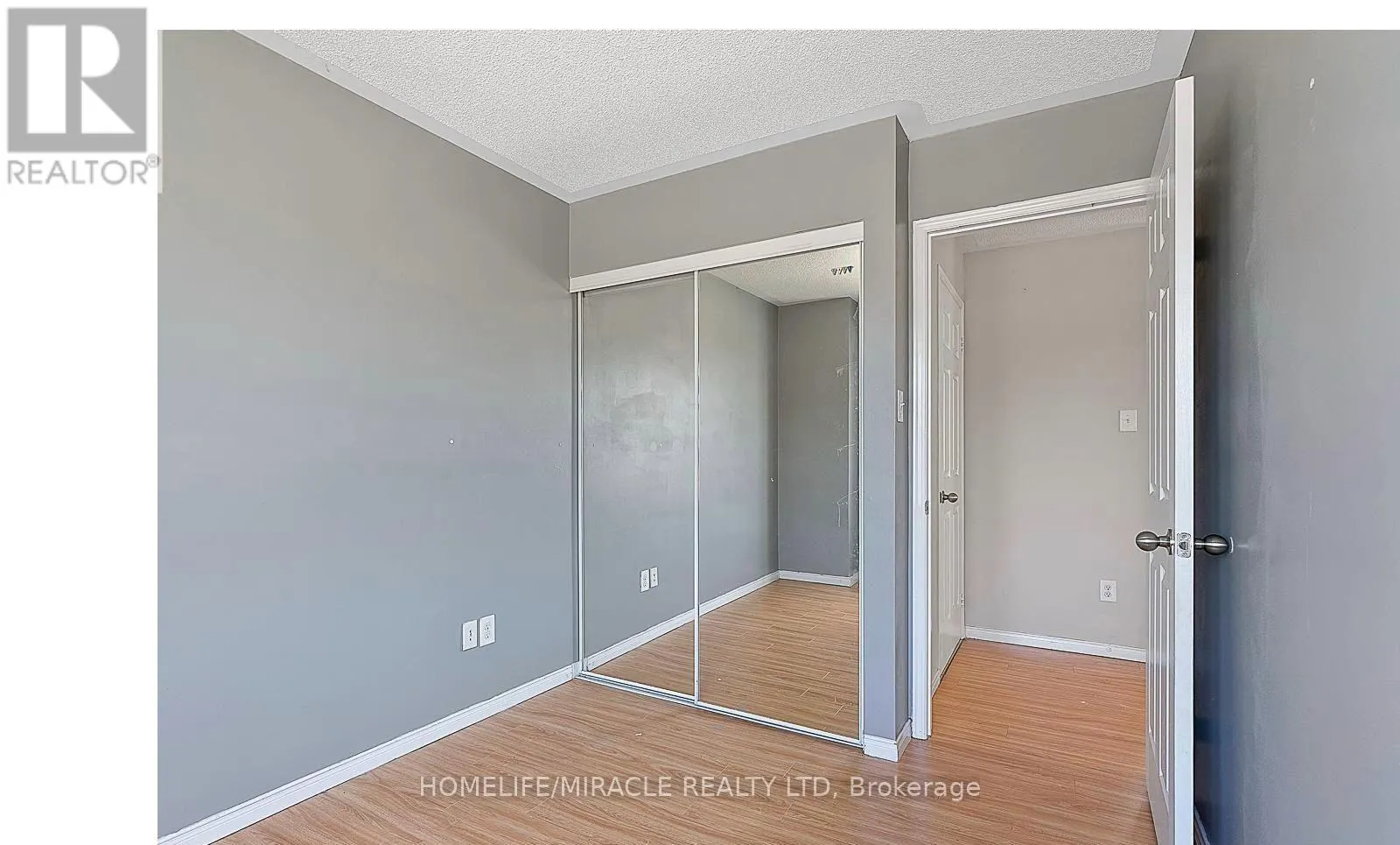 61 - 60 FAIRWOOD CIRCLE