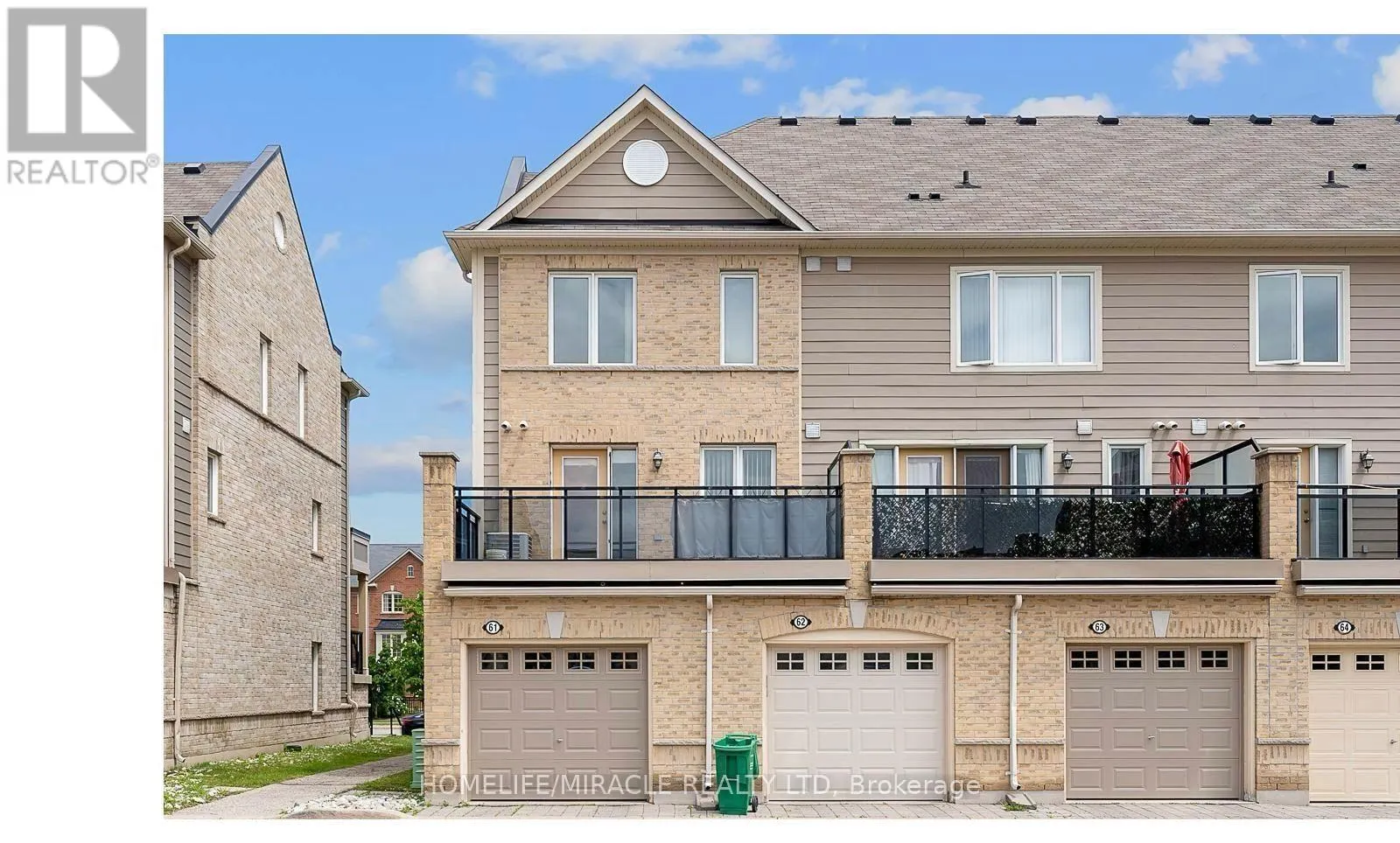 61 - 60 FAIRWOOD CIRCLE