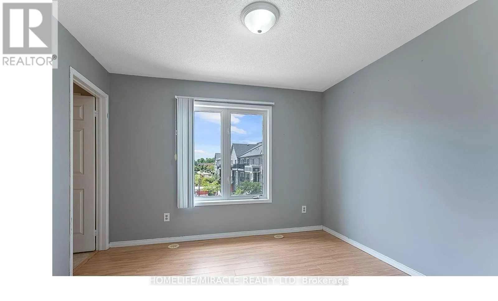 61 - 60 FAIRWOOD CIRCLE