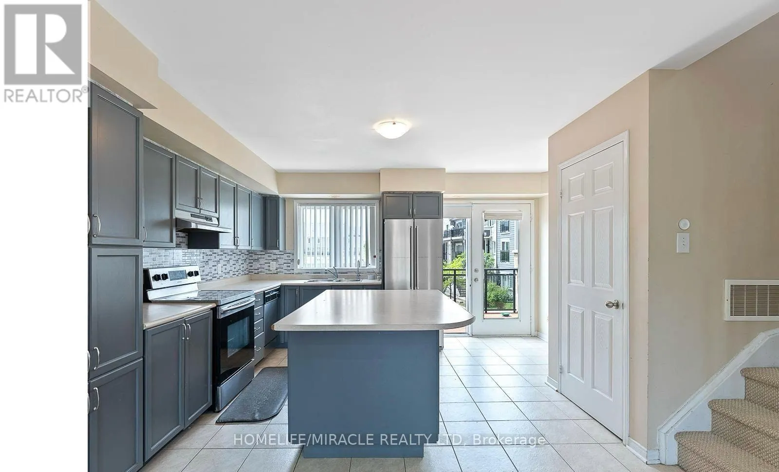61 - 60 FAIRWOOD CIRCLE