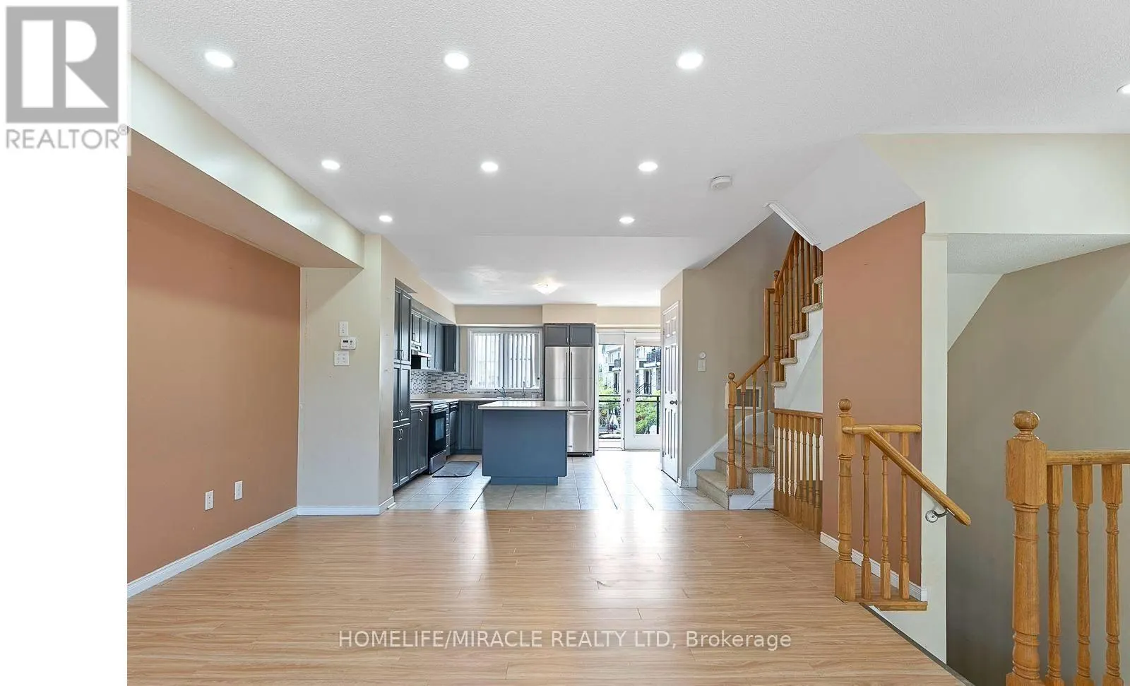 61 - 60 FAIRWOOD CIRCLE