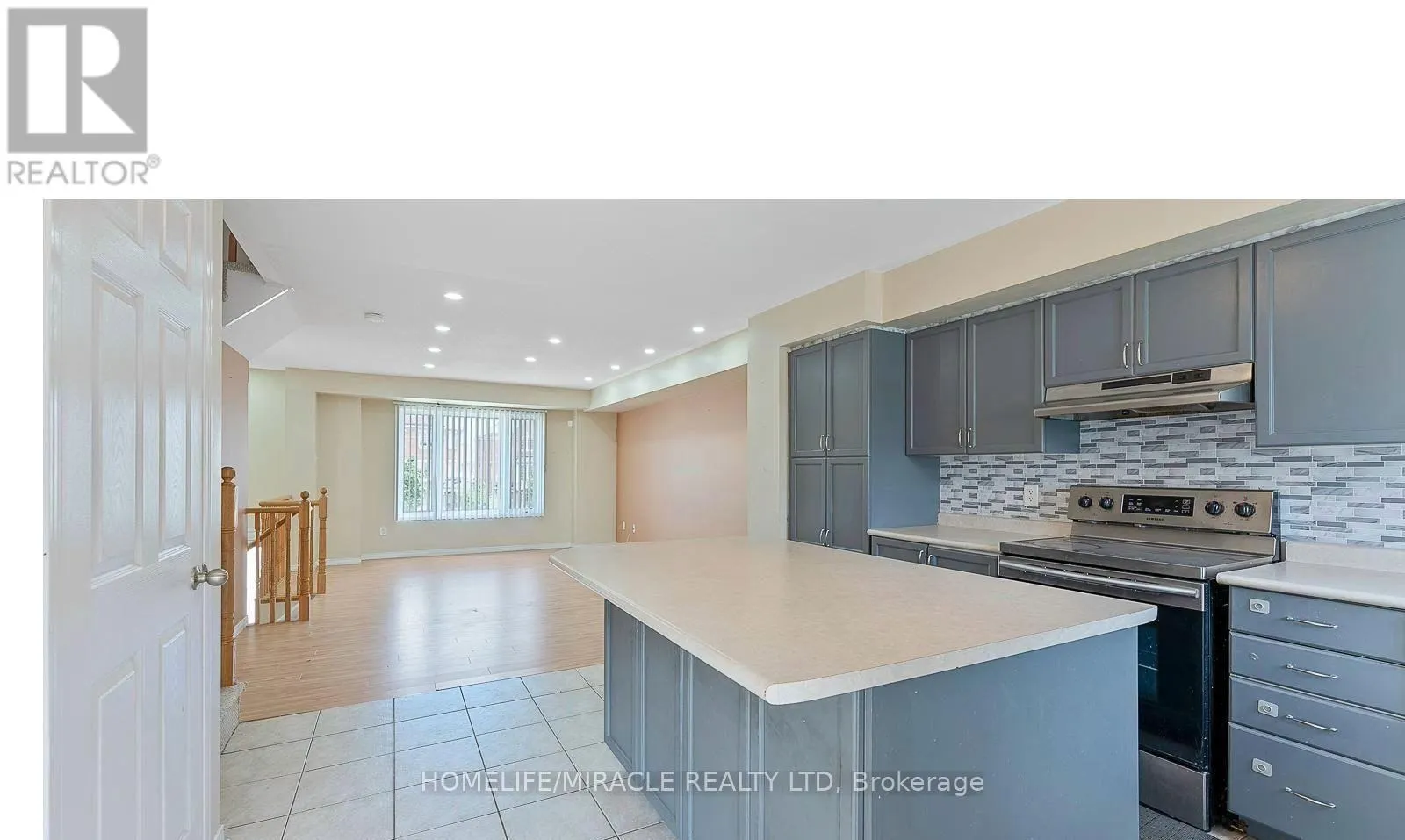 61 - 60 FAIRWOOD CIRCLE