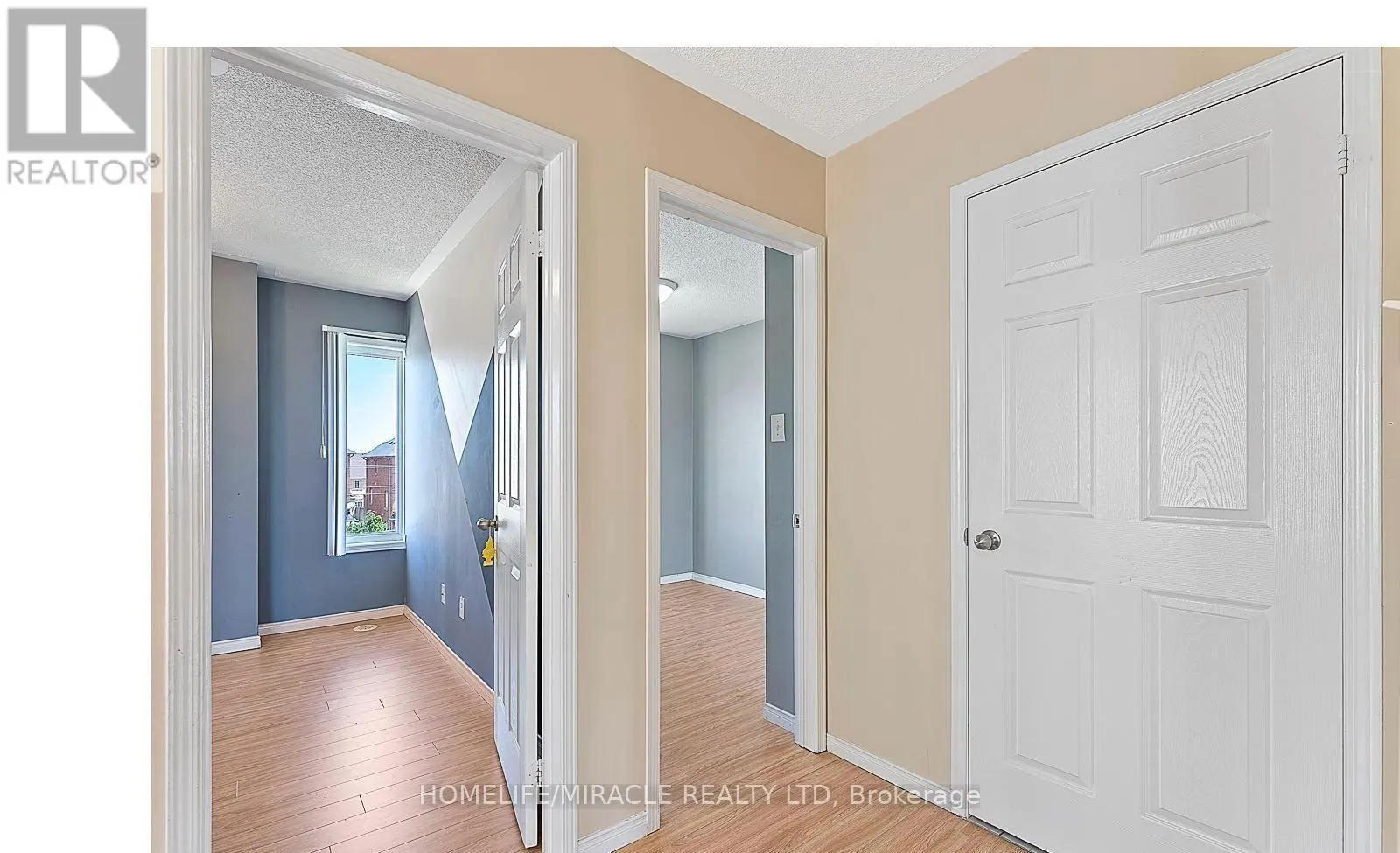 61 - 60 FAIRWOOD CIRCLE