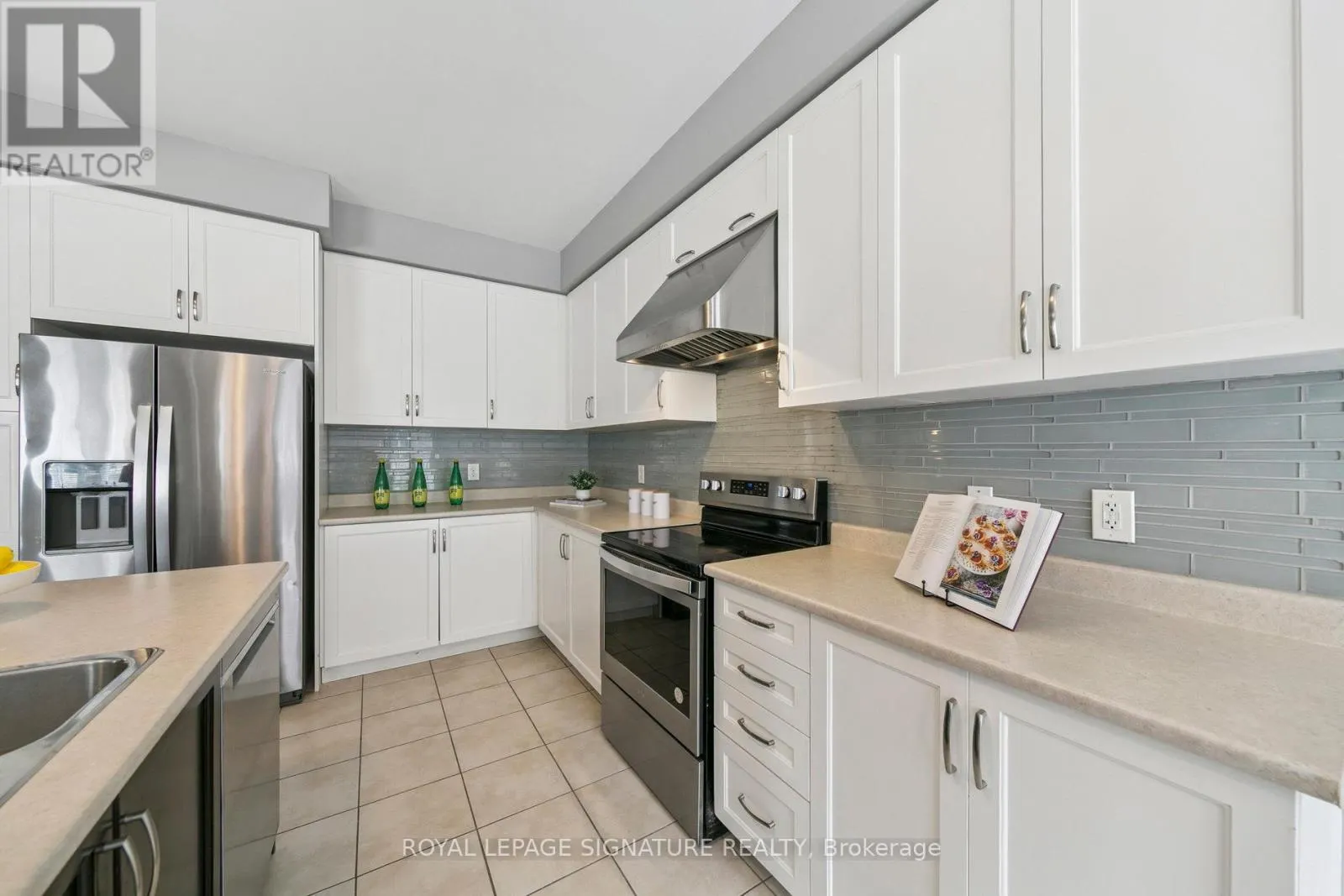 1466 CHRETIEN STREET