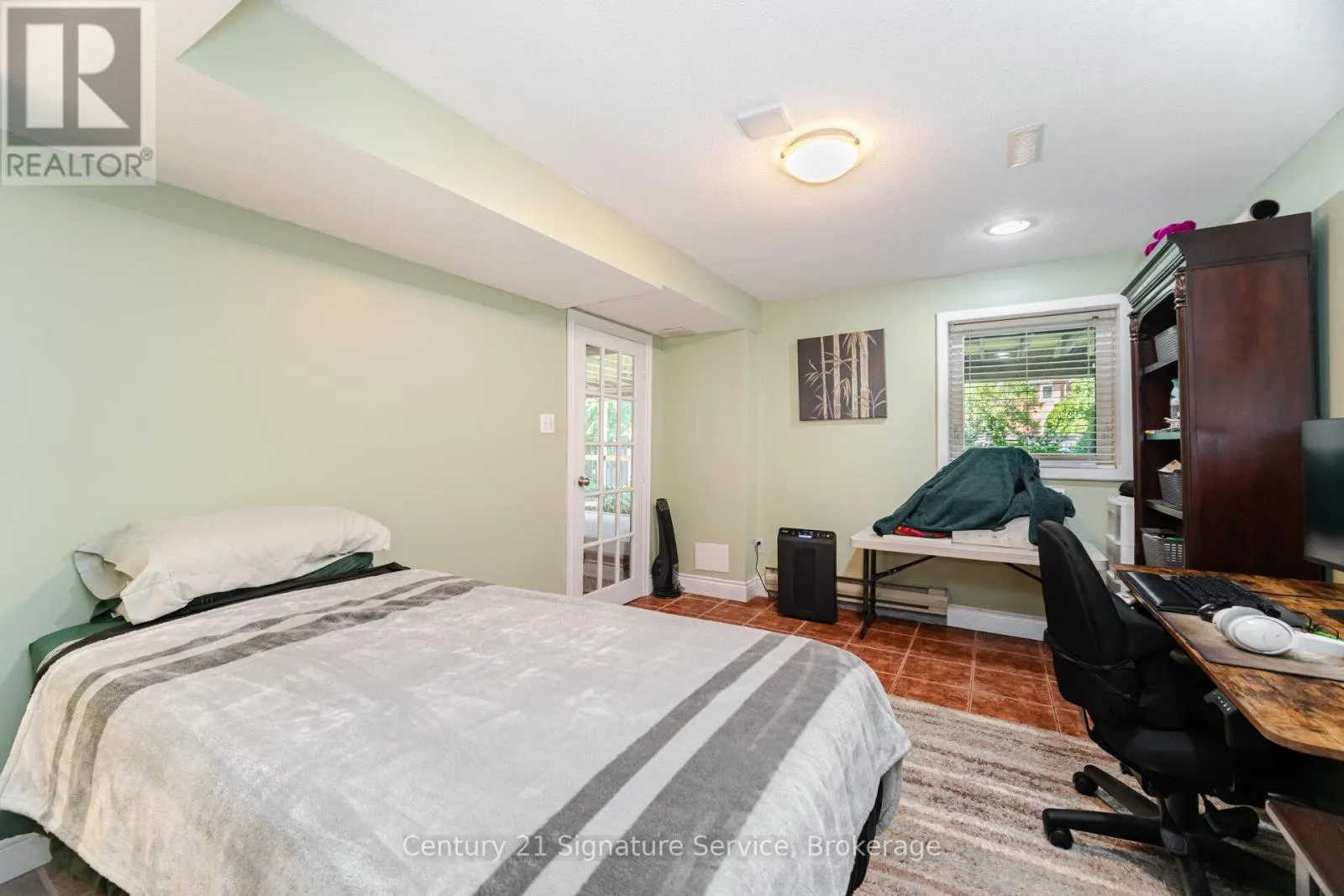 5955 LADYBURN CRESCENT