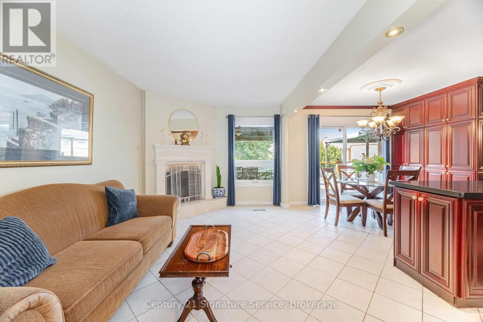 5955 LADYBURN CRESCENT
