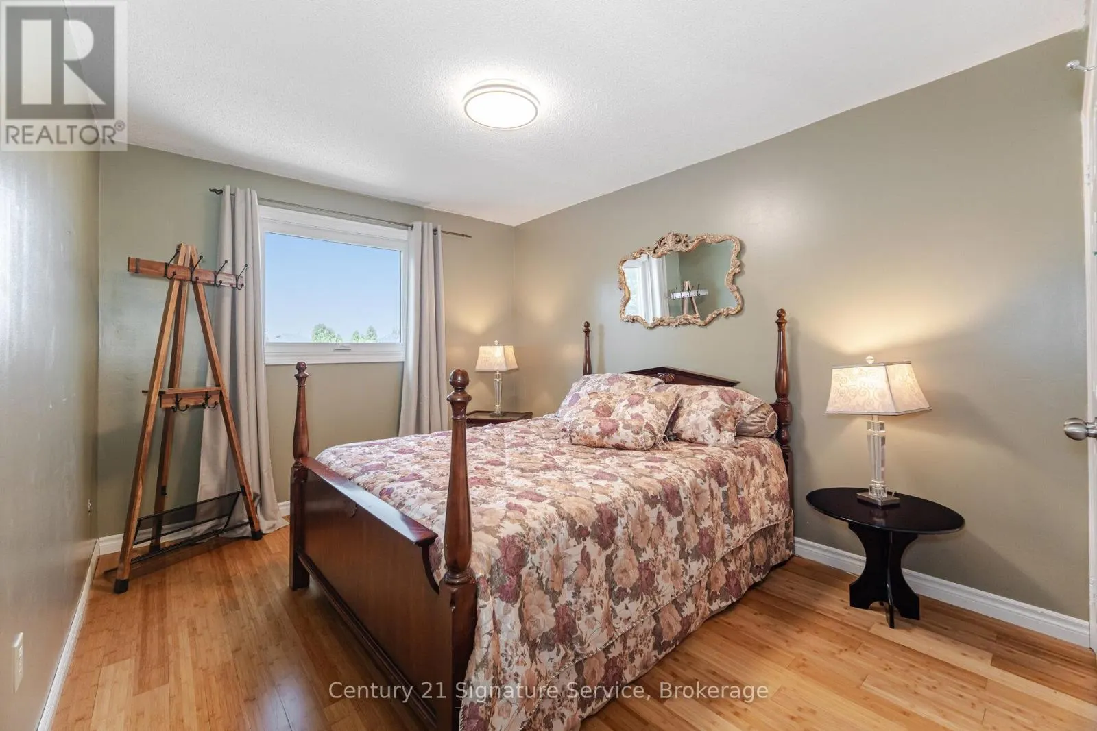 5955 LADYBURN CRESCENT