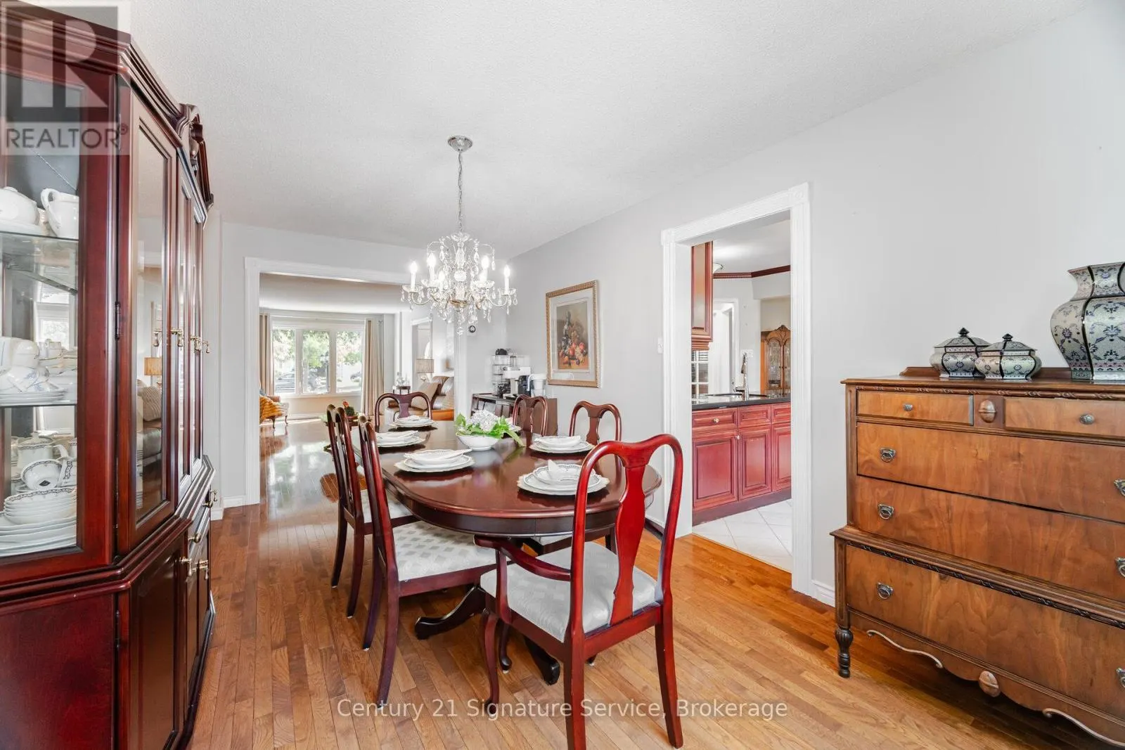5955 LADYBURN CRESCENT