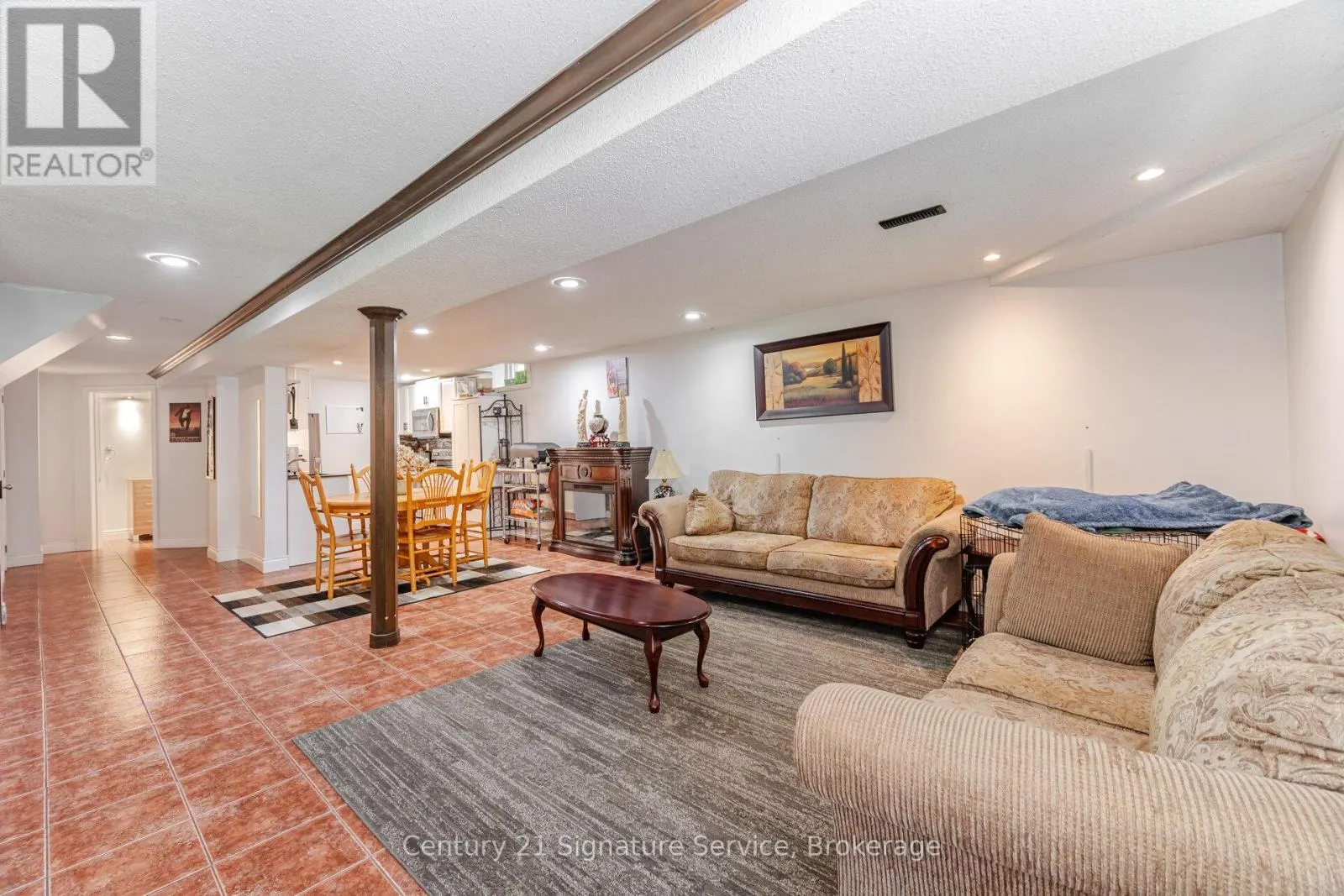 5955 LADYBURN CRESCENT