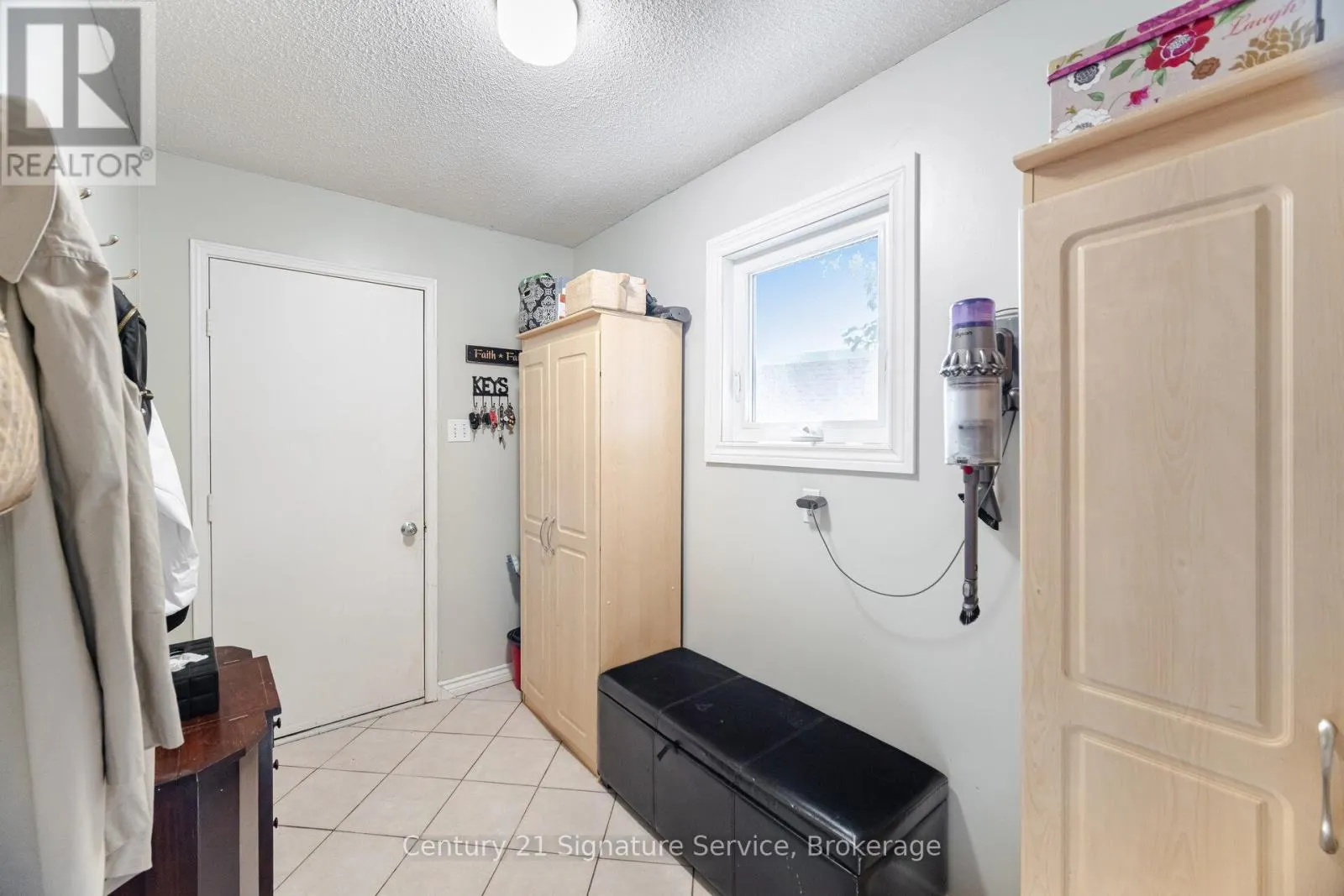 5955 LADYBURN CRESCENT
