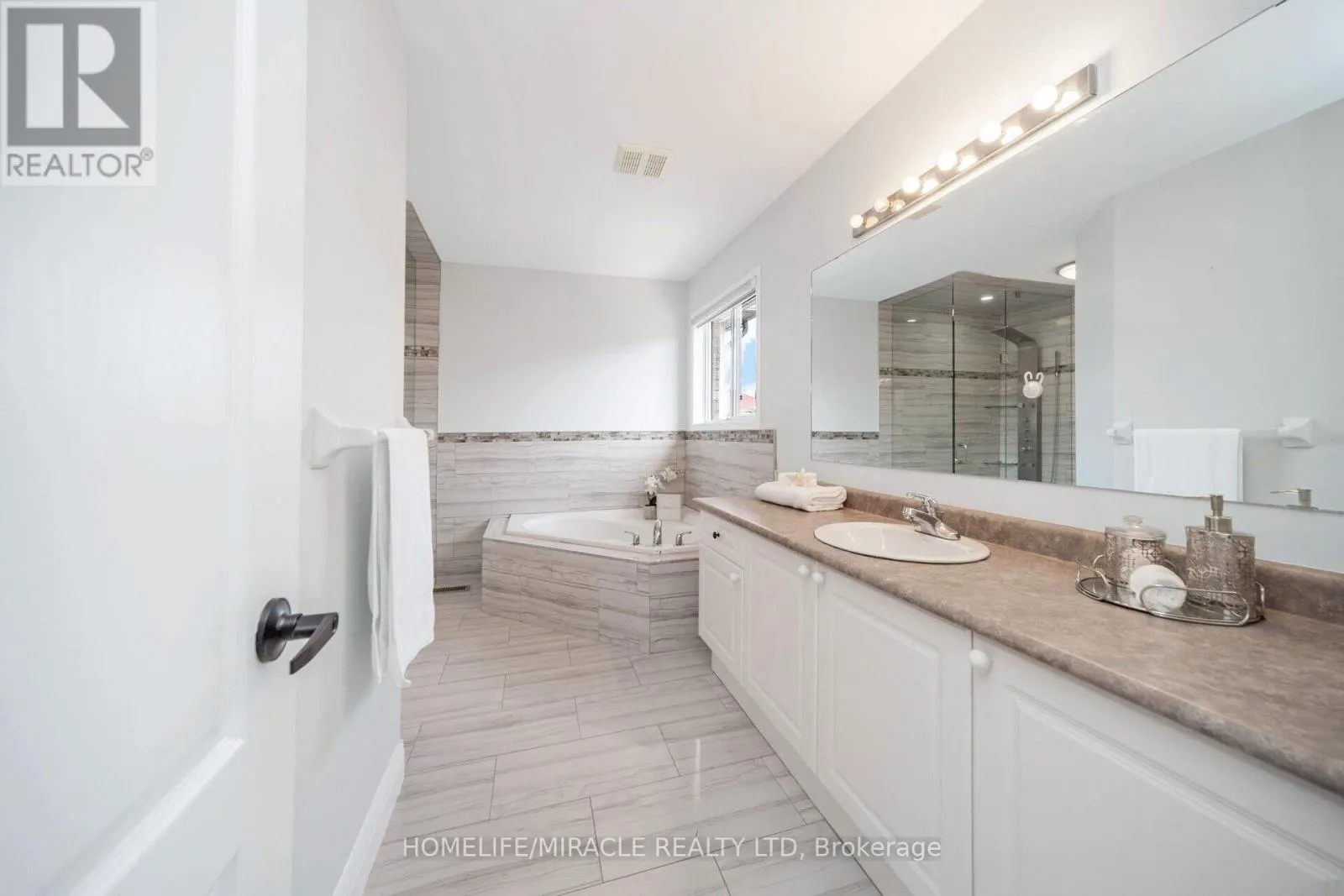 21 SANDWAY DRIVE
