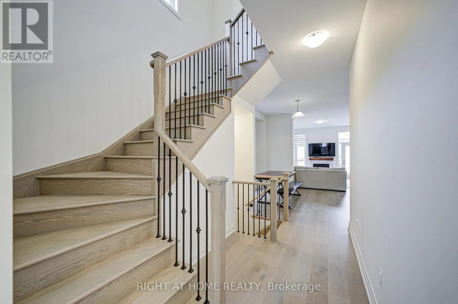 446 THORNBORROW COURT
