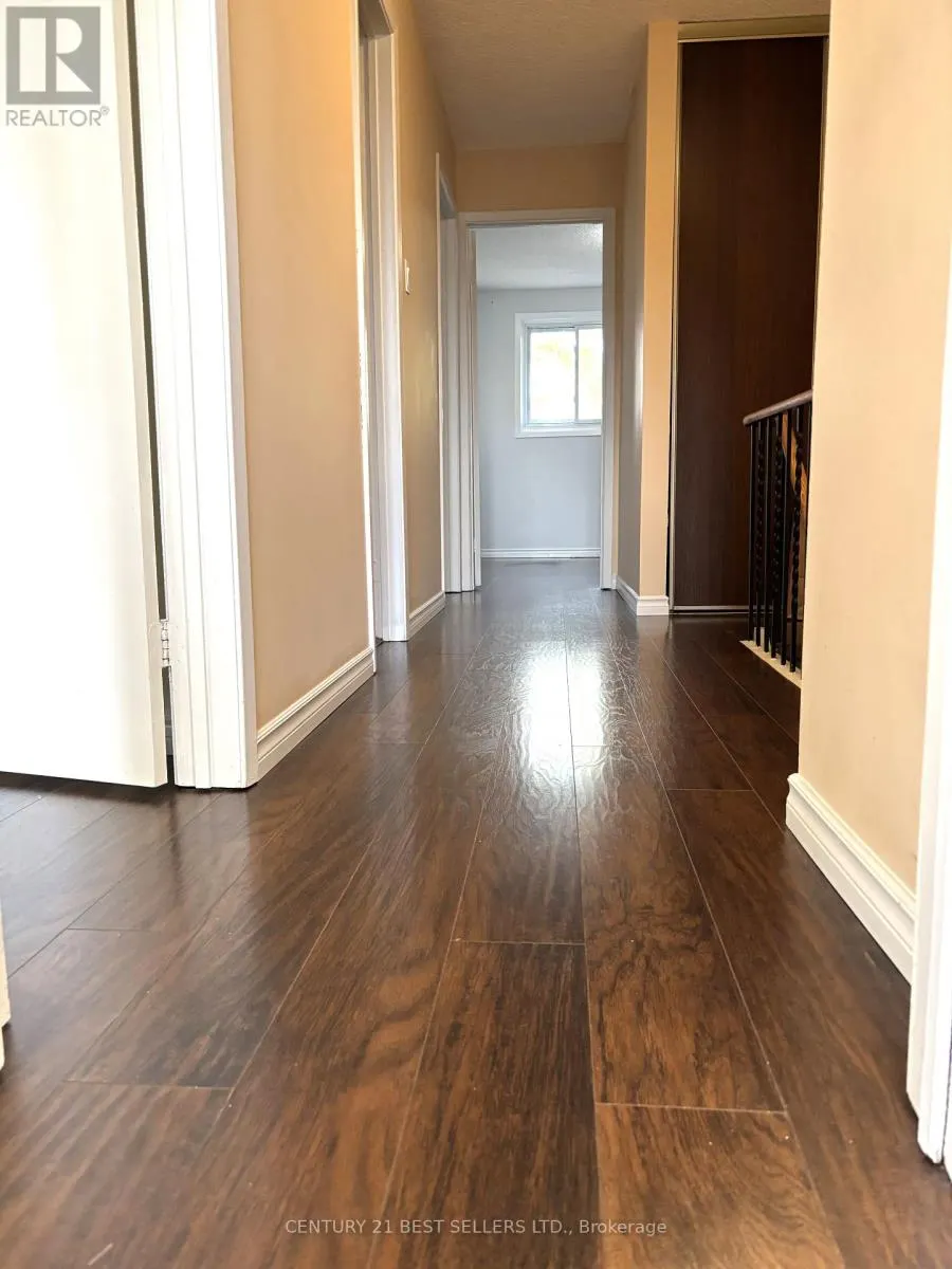 63 - 3025 CEDARGLEN GATE