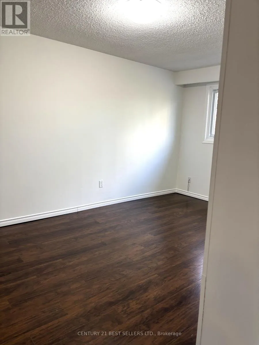 63 - 3025 CEDARGLEN GATE