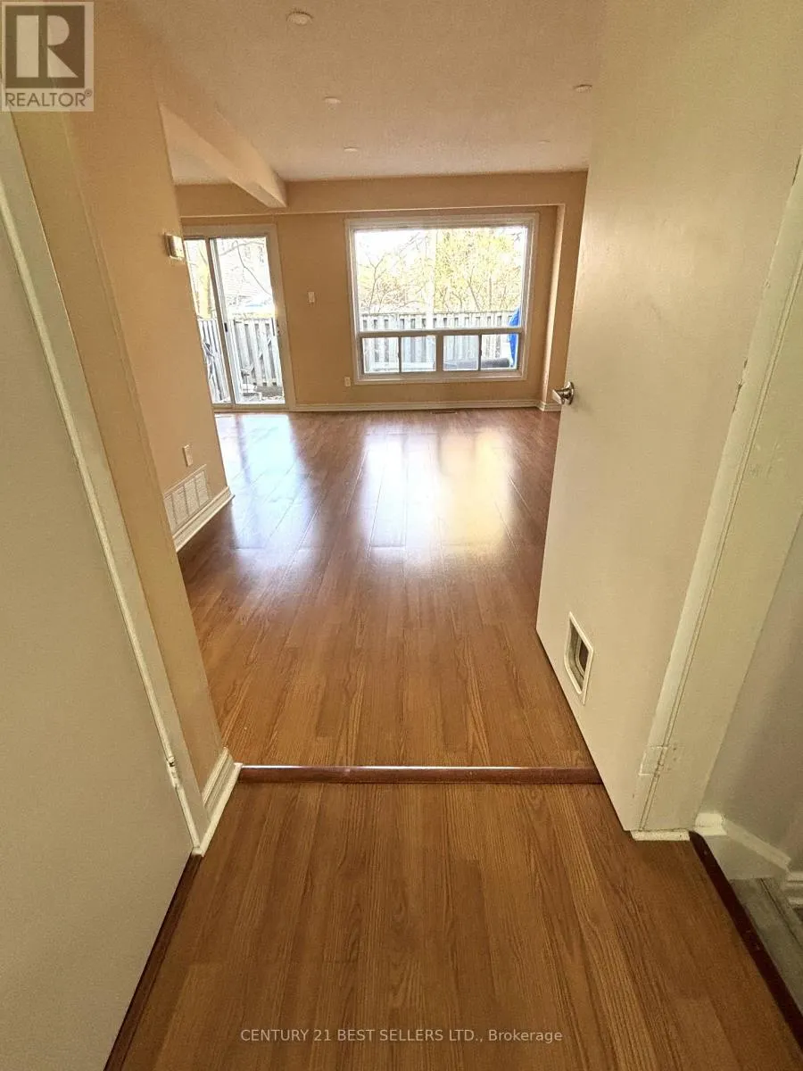 63 - 3025 CEDARGLEN GATE