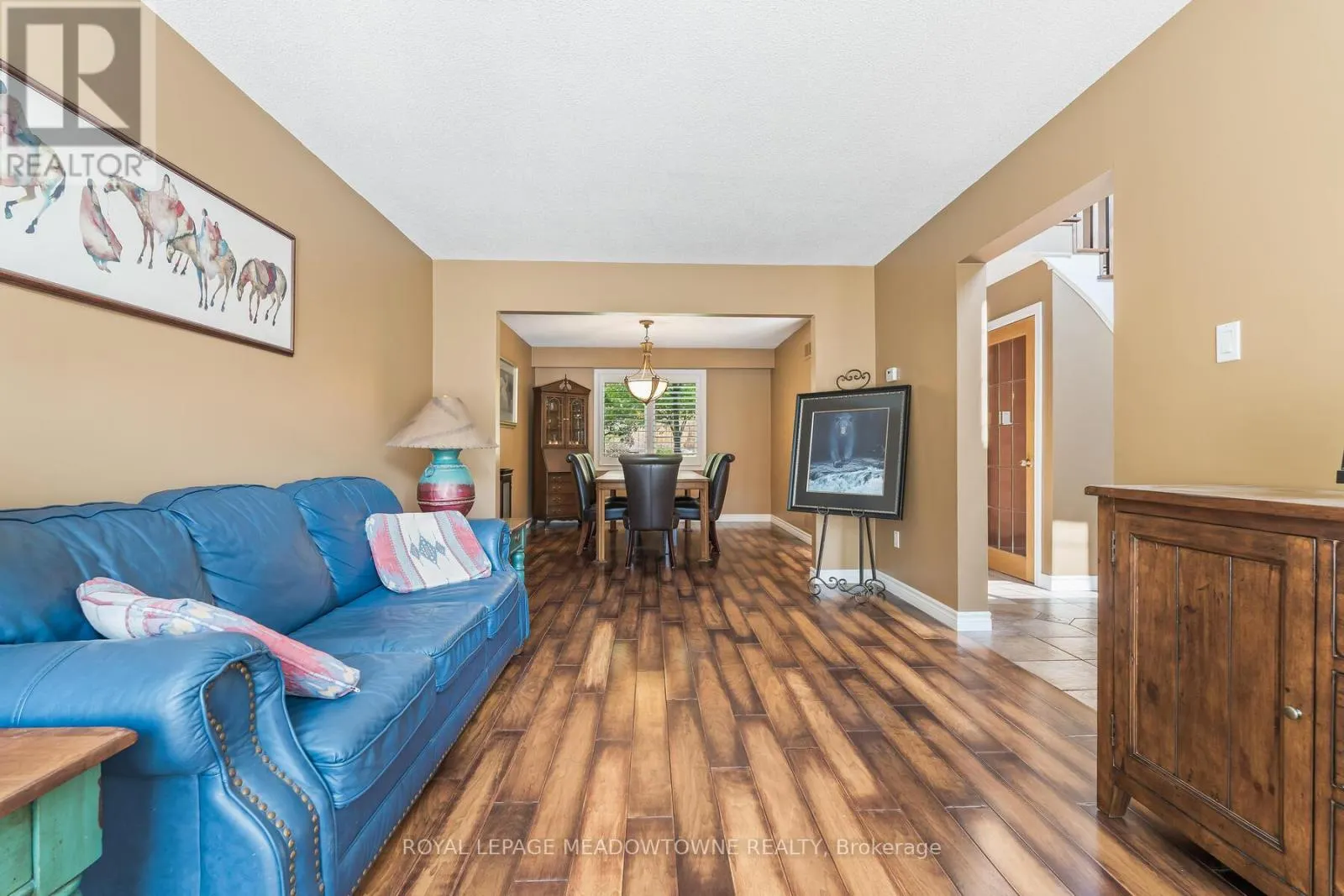 8 JASON CRESCENT