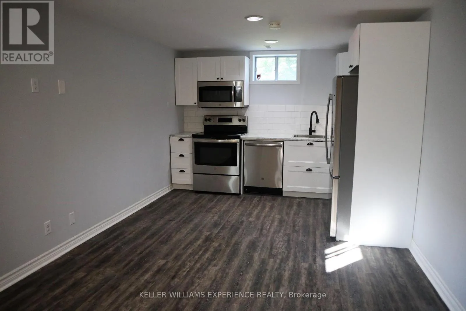 LOWER - 39 ERINDALE AVENUE