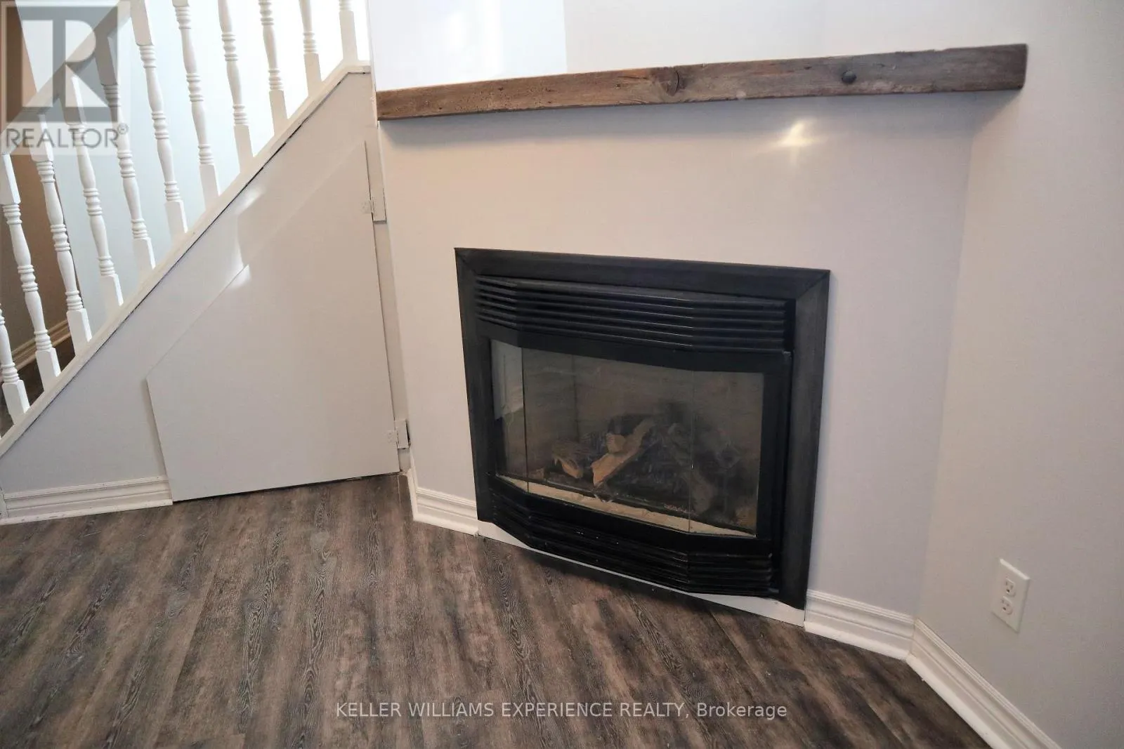LOWER - 39 ERINDALE AVENUE