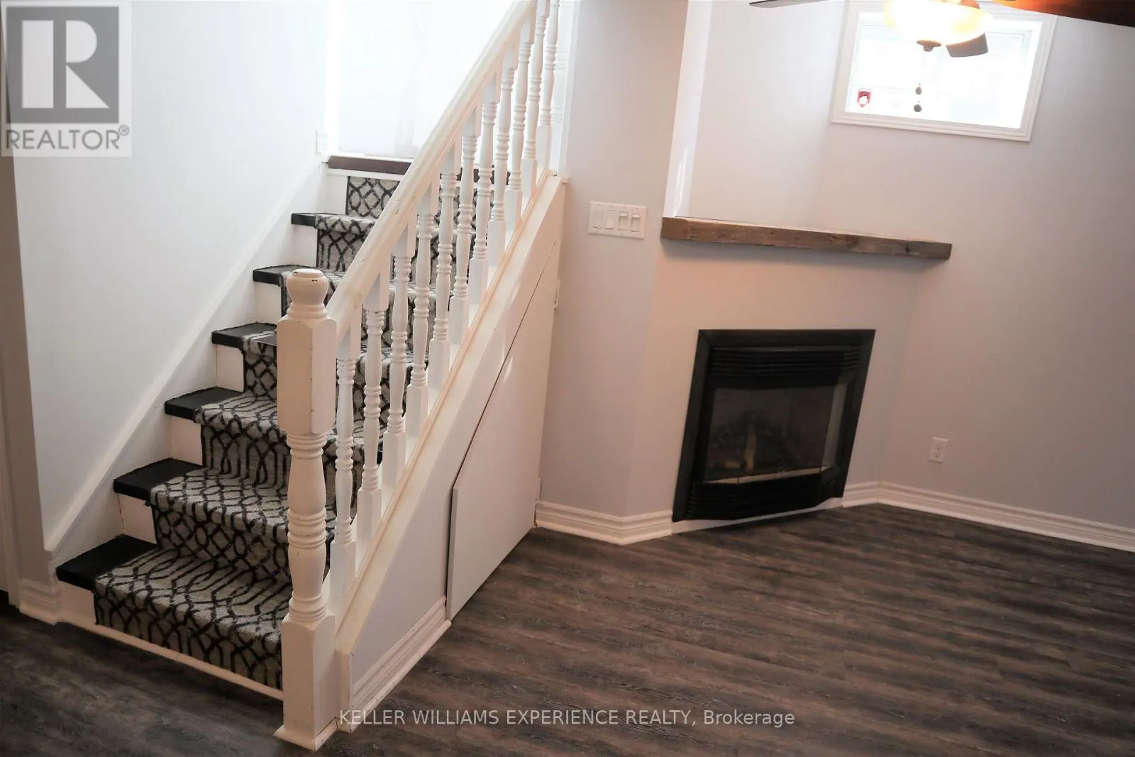LOWER - 39 ERINDALE AVENUE