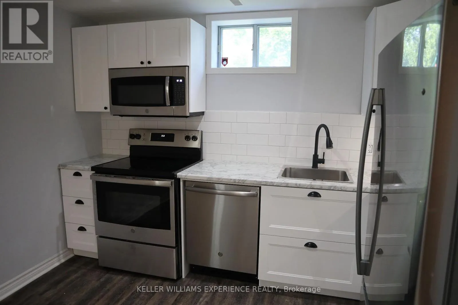 LOWER - 39 ERINDALE AVENUE