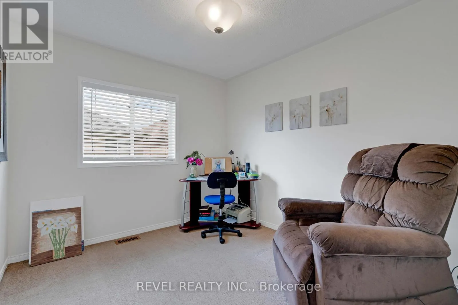 21 EWART STREET